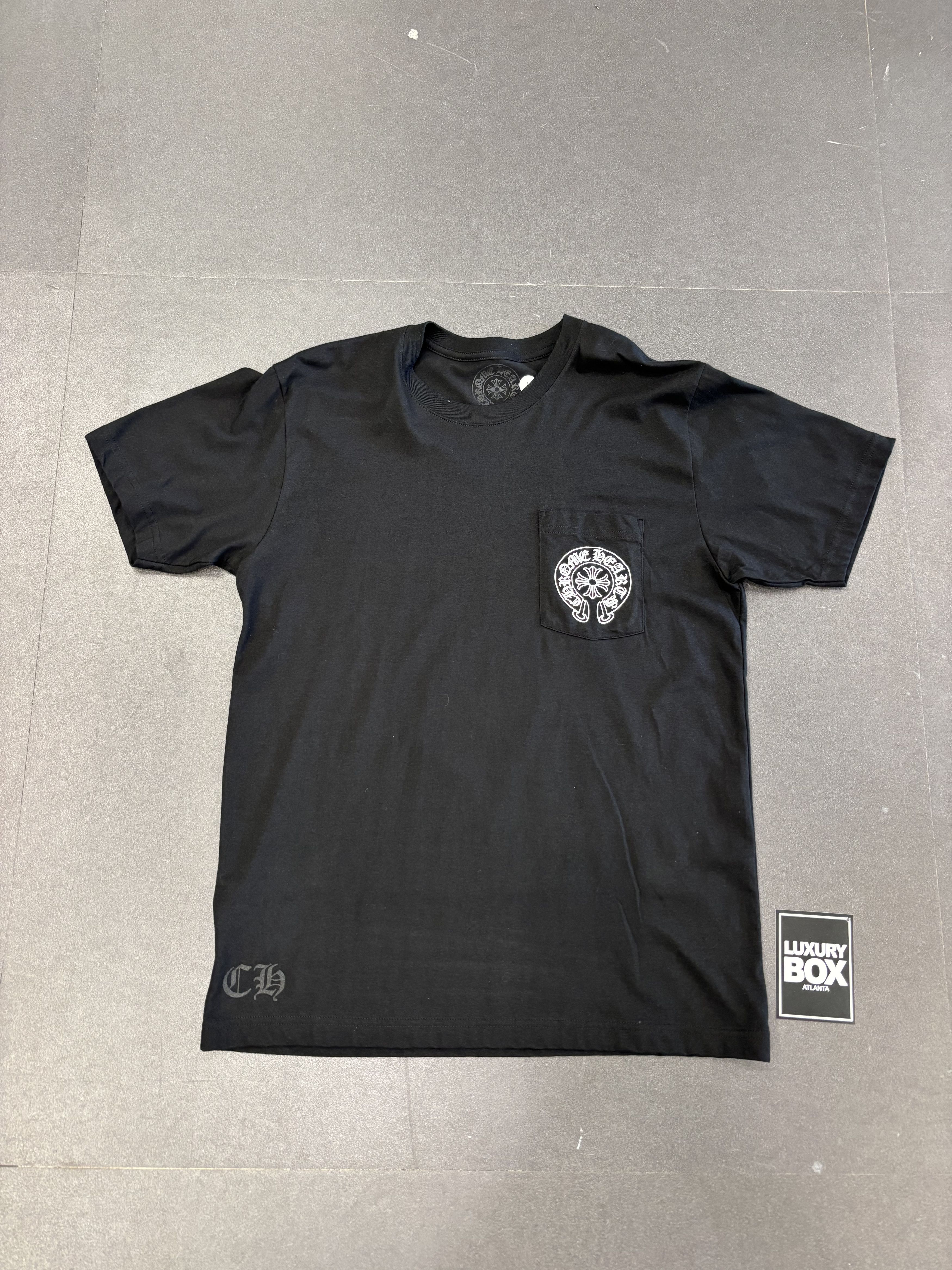 ★Chrome Hearts★ Las Vegas Exclusive Horseshoe Pocket Tee ☆Chrome Hearts☆ Las Vegas Exclusive Horseshoe Pocket Tee