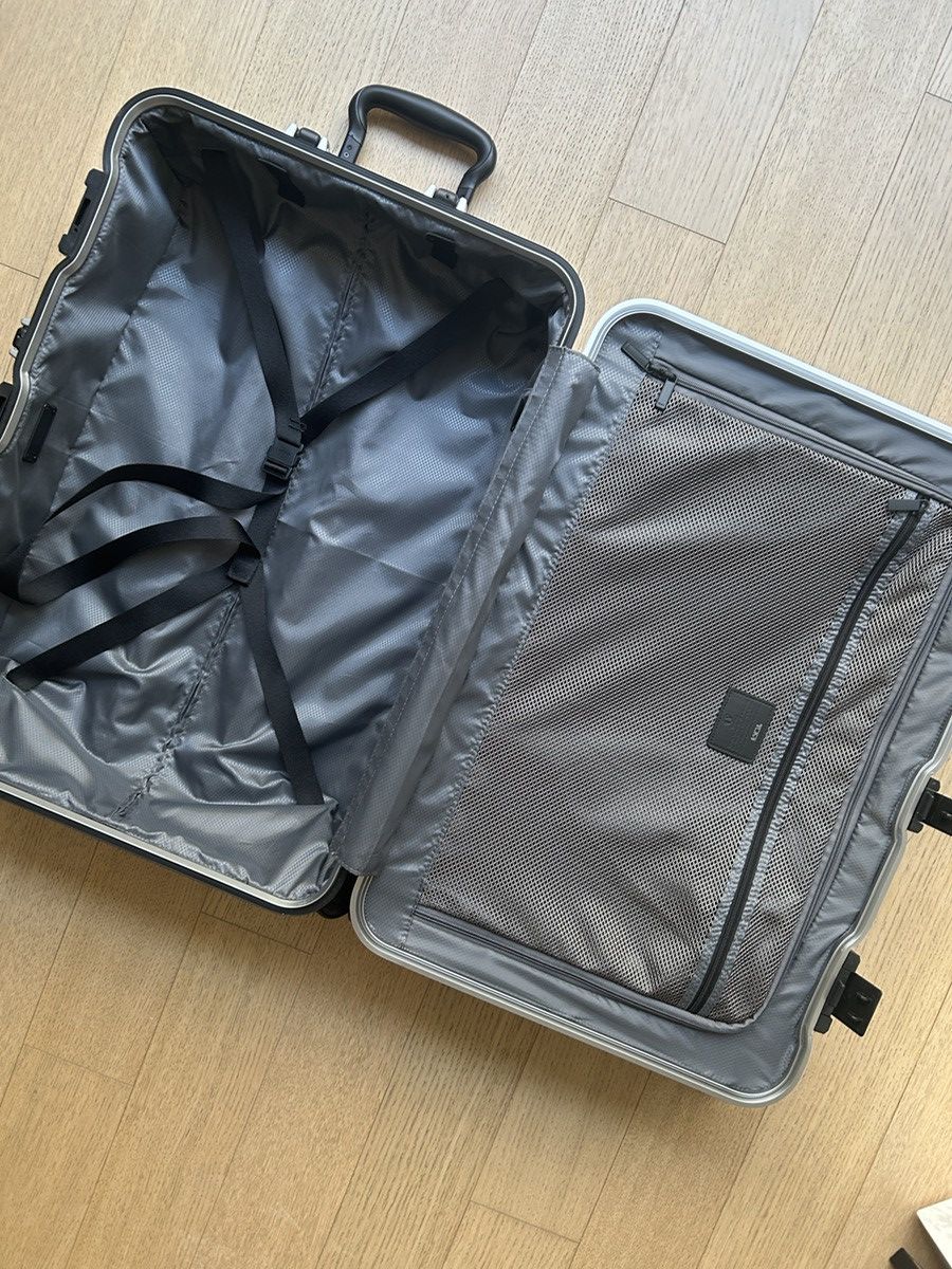 Tumi TUMI 19 Degree Black Aluminum Suitcase Size ONE SIZE - 10 Thumbnail