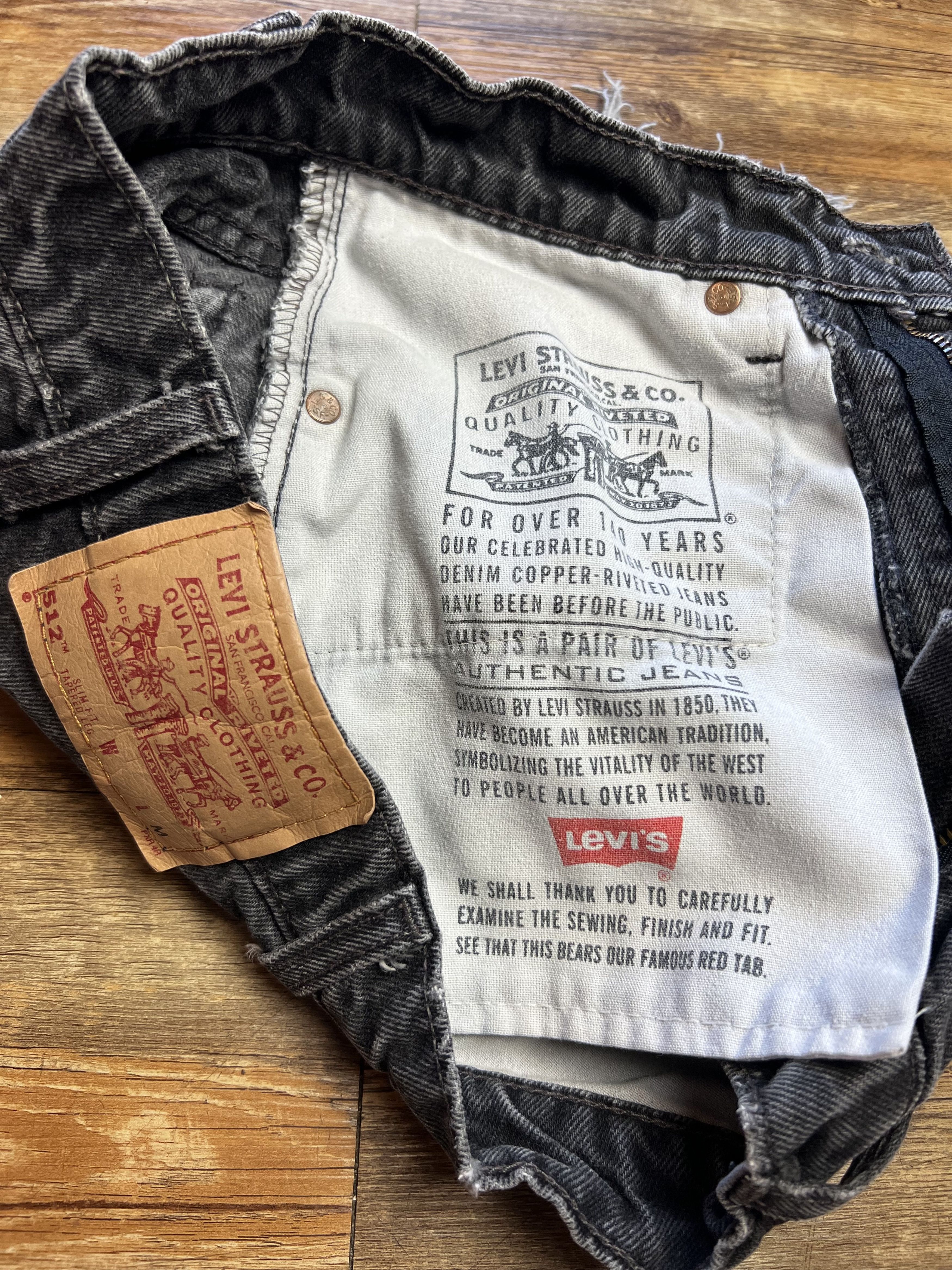 Levi's Vintage Levi's 512 Black Slim Fit Cut Off Denim Jean Shorts Size 24" / US 00 / IT 34 - 6 Thumbnail