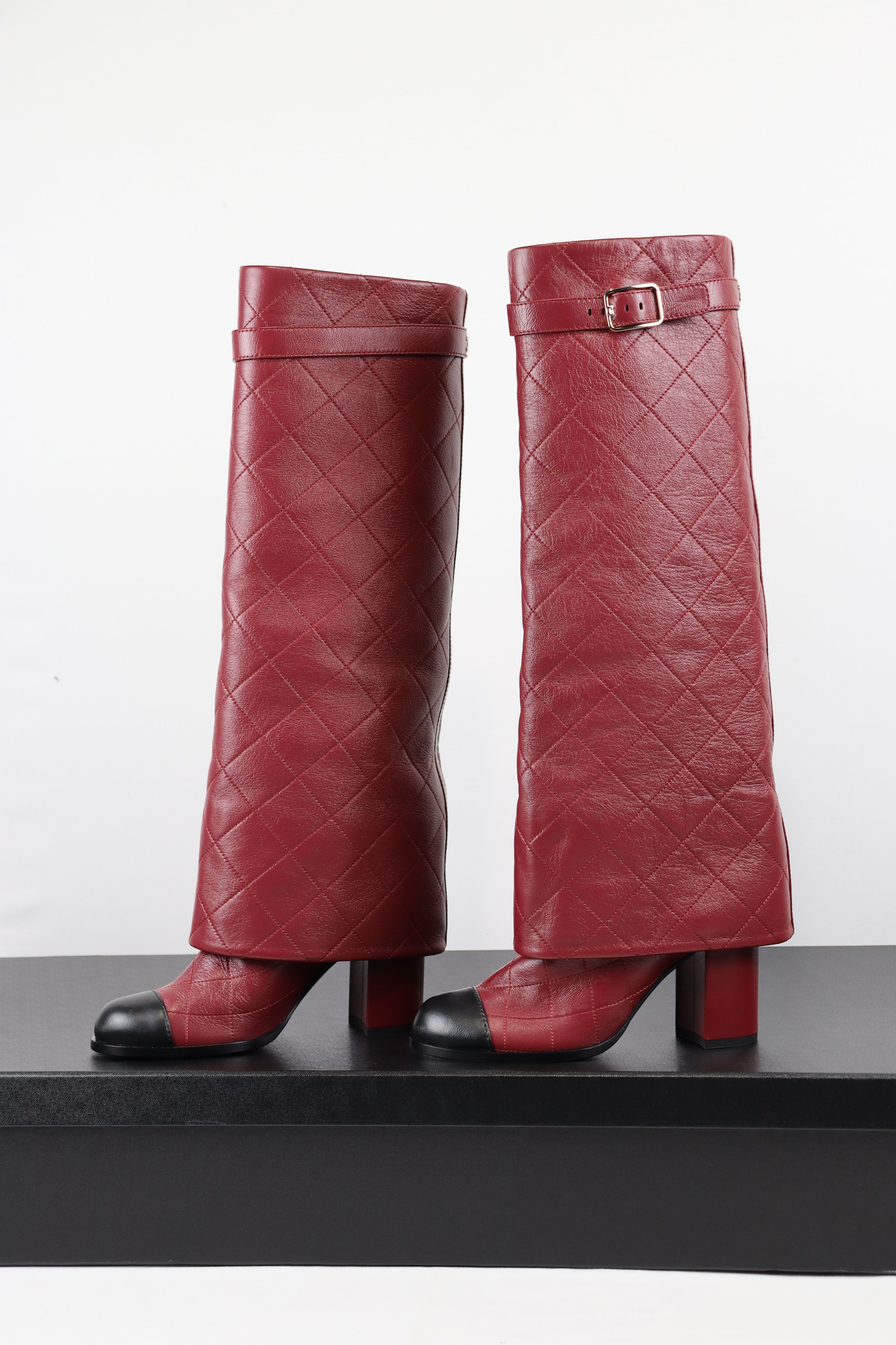 Chanel o1rshd High Top Quilted Leather Strap Boots in Burgundy Size US 7 / IT 37 - 12 Thumbnail