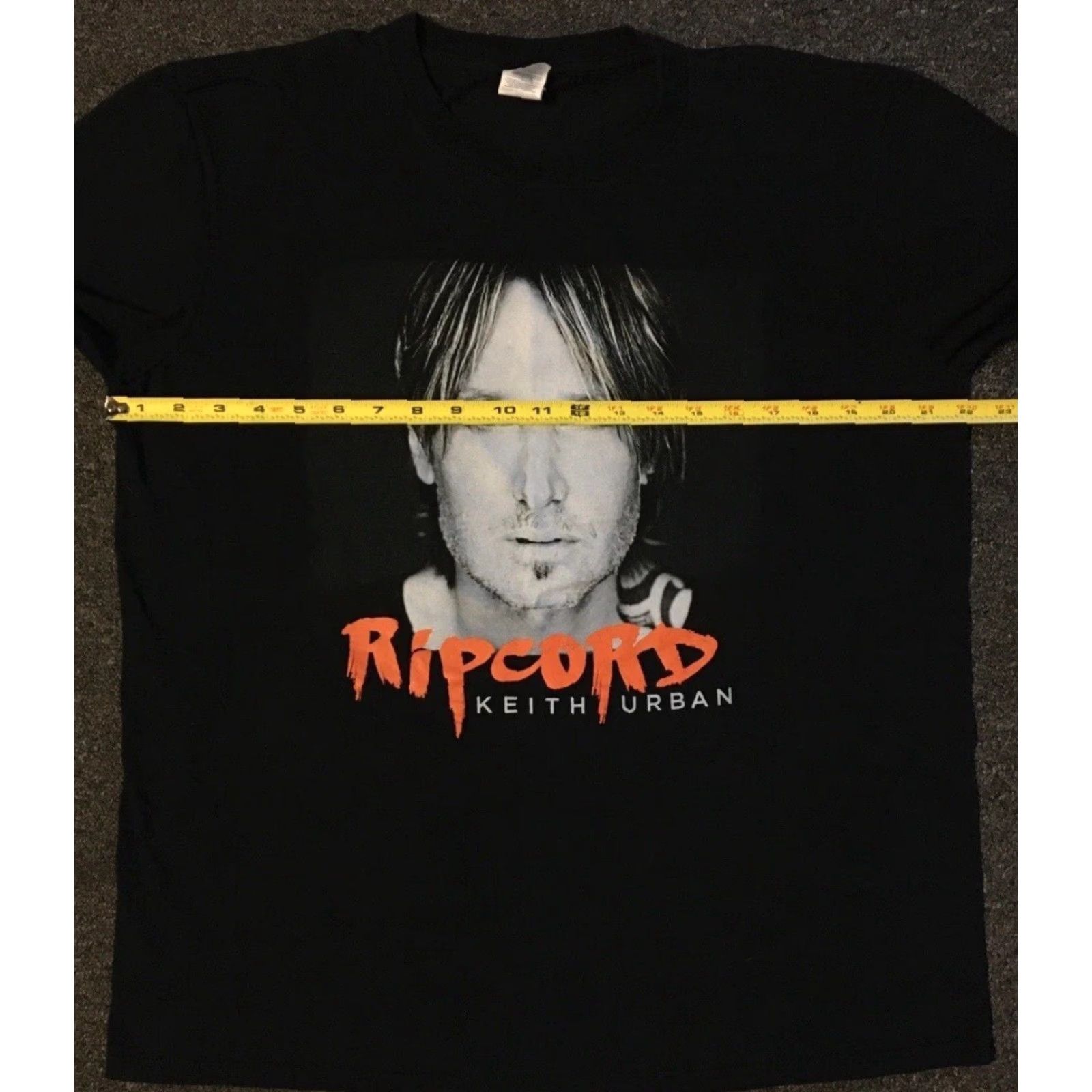 Vintage Keith Urban 2016 Tour Shirt M Tim McGraw Concert Jason Aldean Rock Grunge Y2K Shirt Mens Black Concert Vintage Band 70s 80s 90s Jeans? Size US M / EU 48-50 / 2 - 6 Thumbnail