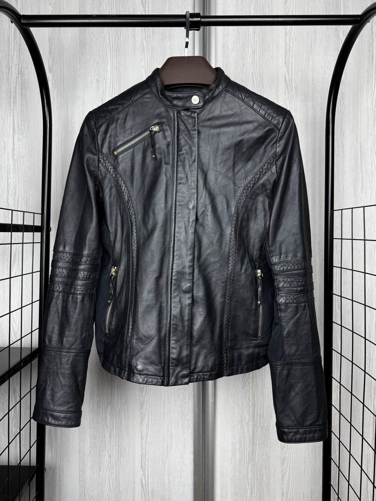 Armani VTG Armani Jeans Ovine Leather Women Motorcycle Biker Jacket Size M / US 6-8 / IT 42-44 - 2 Thumbnail