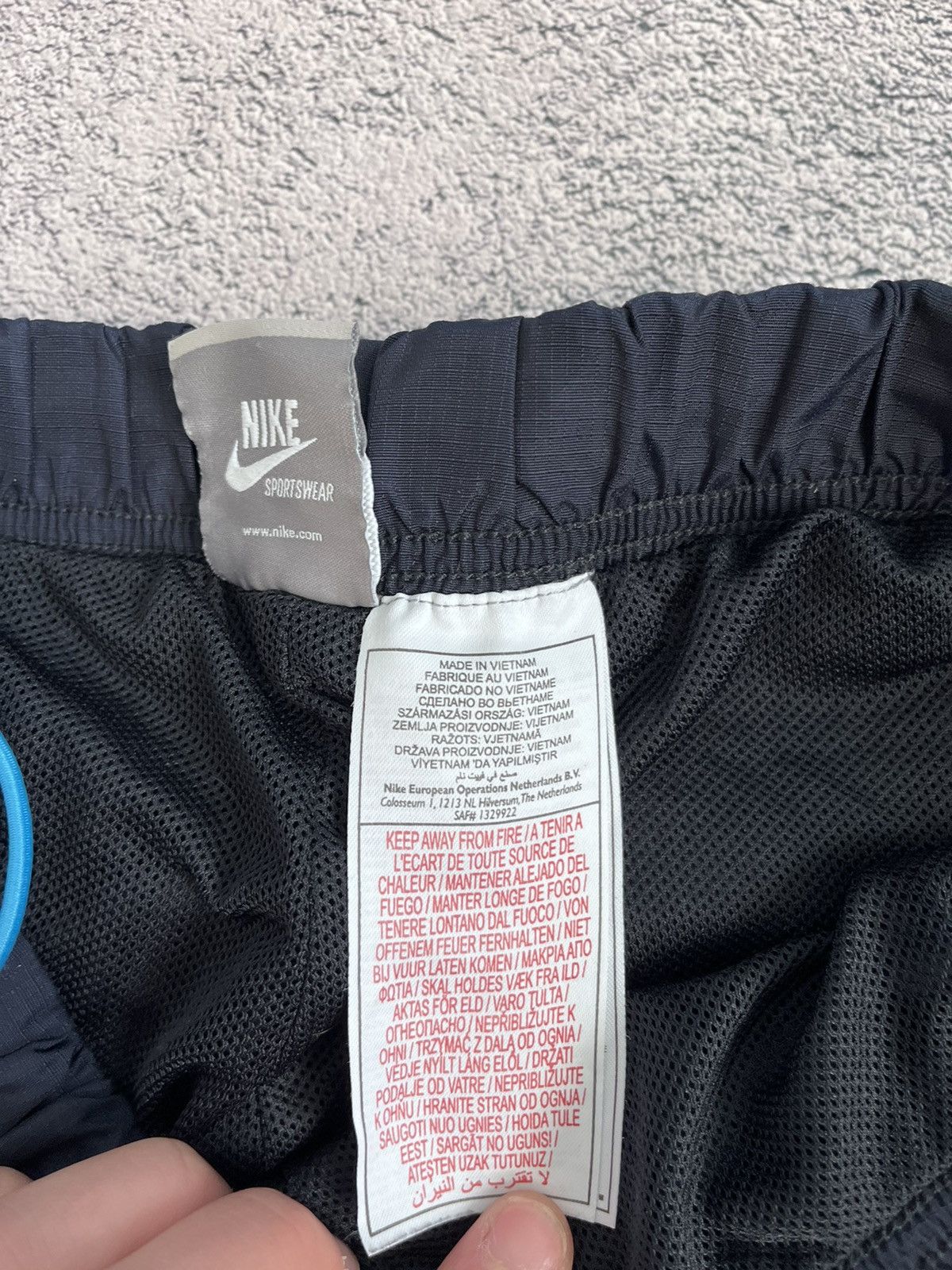 Nike Nike Men’s Track Pants Nylon Vintage Sportswear Blue Size M Size US 32 / EU 48 - 5 Thumbnail