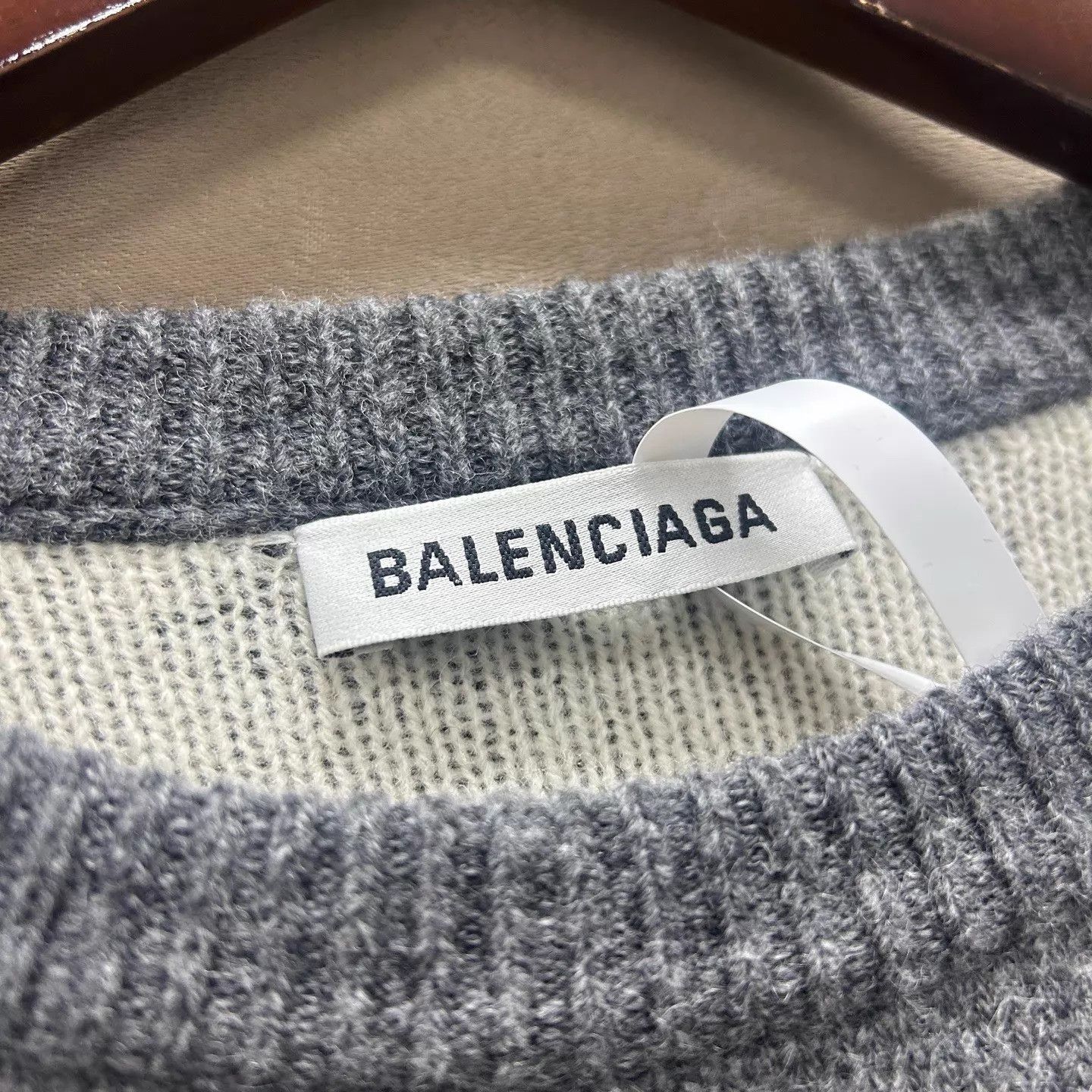 Balenciaga Balenciaga 95 New Gray & White Logo Knit Sweater S Size US S / EU 44-46 / 1 - 3 Thumbnail