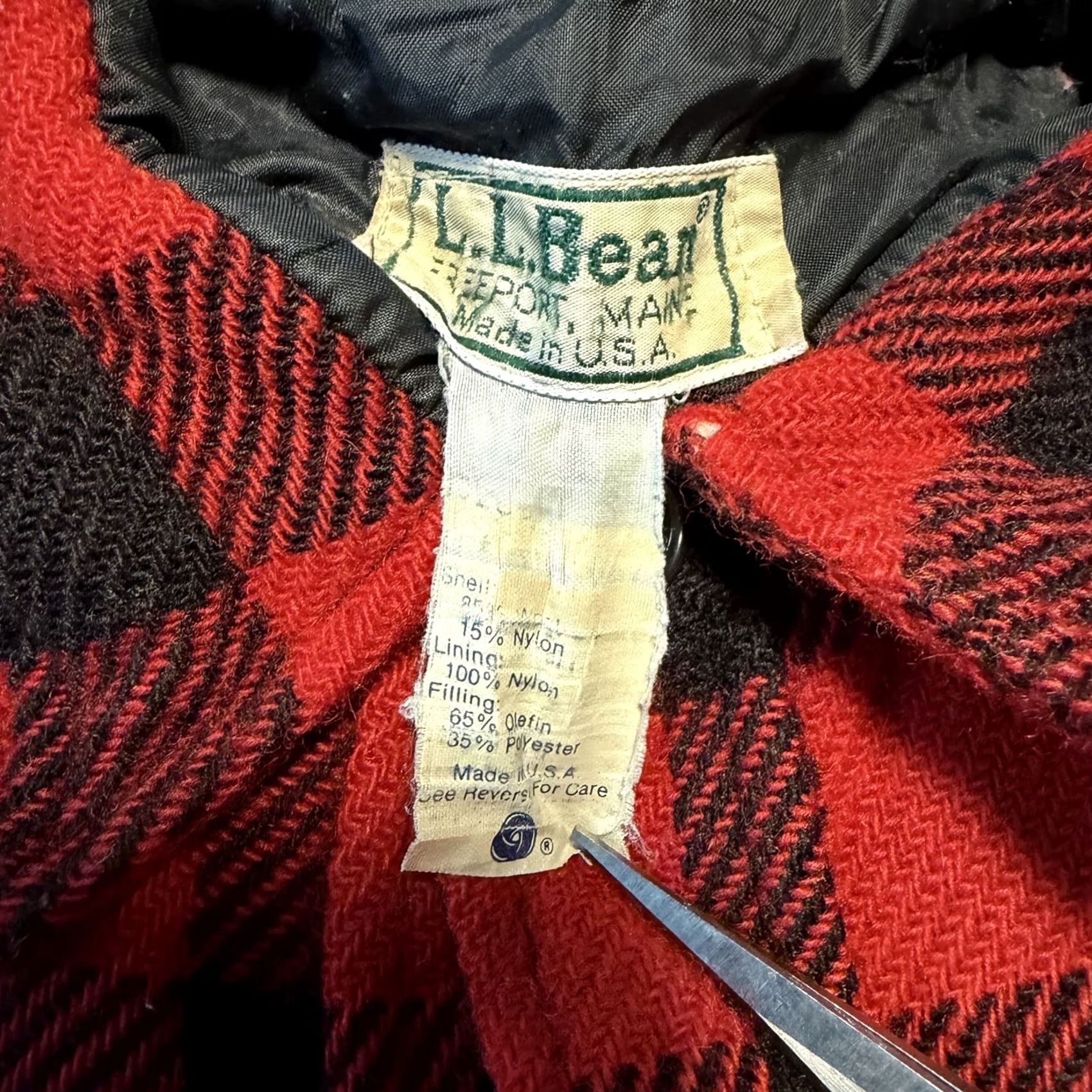 Vintage VINTAGE LL Bean Shirt Mens Large Red Black Buffalo Plaid Wool Made USA 80’s Size US L / EU 52-54 / 3 - 3 Thumbnail