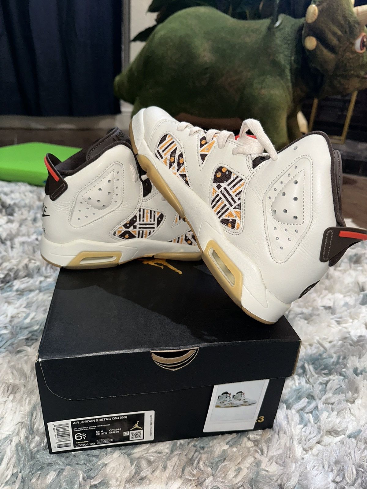 Jordan Brand Size 6.5Y Grade School - Jordan 6 Retro Quai 54 - Sail Gum Size US 6.5 / EU 39-40 - 1 Thumbnail
