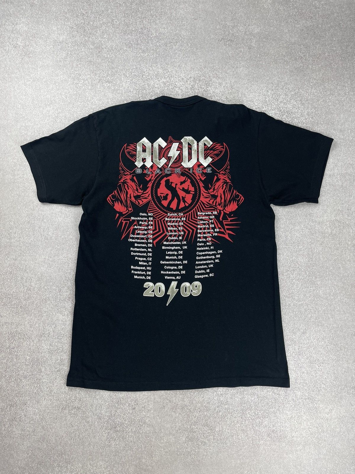 AC/DC × Band Tees × Vintage Vintage AC/DC Black Ice Tour Rock Band T-Shirt Size M Size US M / EU 48-50 / 2 - 6 Thumbnail