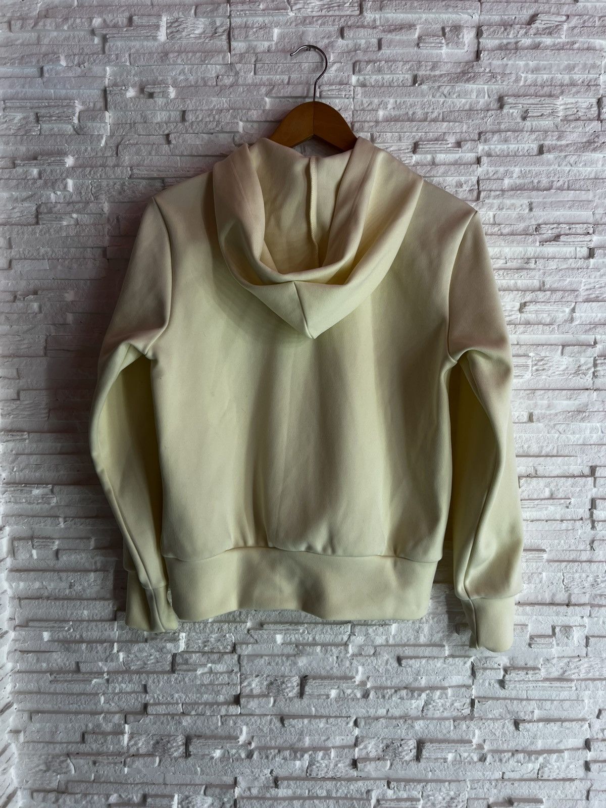Comme des Garcons Comme Des Garçons Play Yellow Embroidered Logo Hoodie Size M Size M / US 6-8 / IT 42-44 - 4 Thumbnail