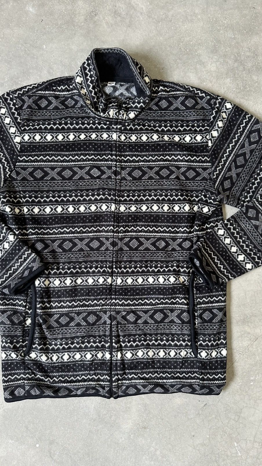 Uniqlo UNIQLO AZTEC MOTIVE NATIVE FLEECE SWEATER Size US M / EU 48-50 / 2 - 2 Thumbnail