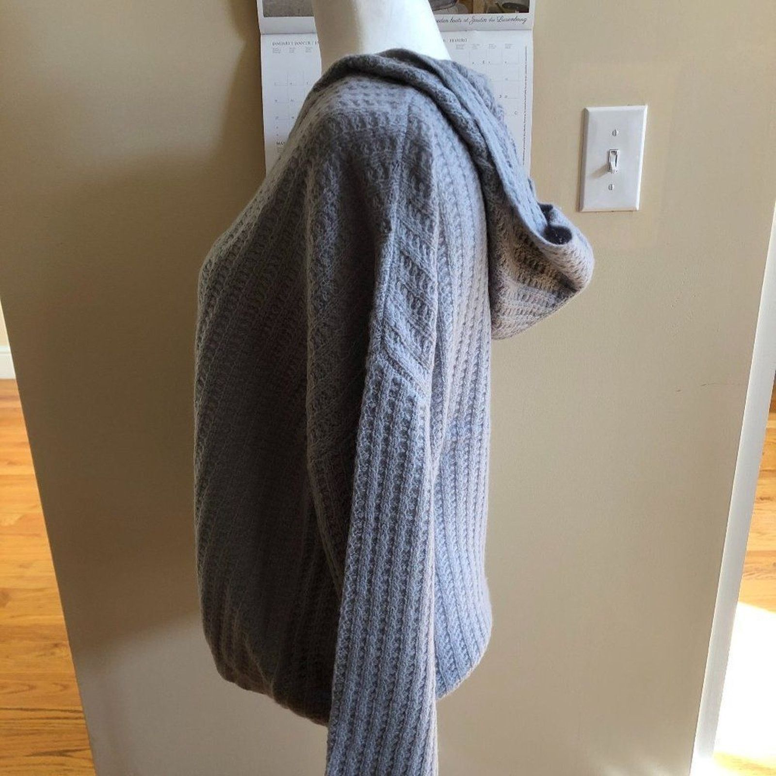 360Cashmere 360 Cashmere Naomi Ribbed Cashmere V-Neck Sweater Size S / US 4 / IT 40 - 4 Thumbnail