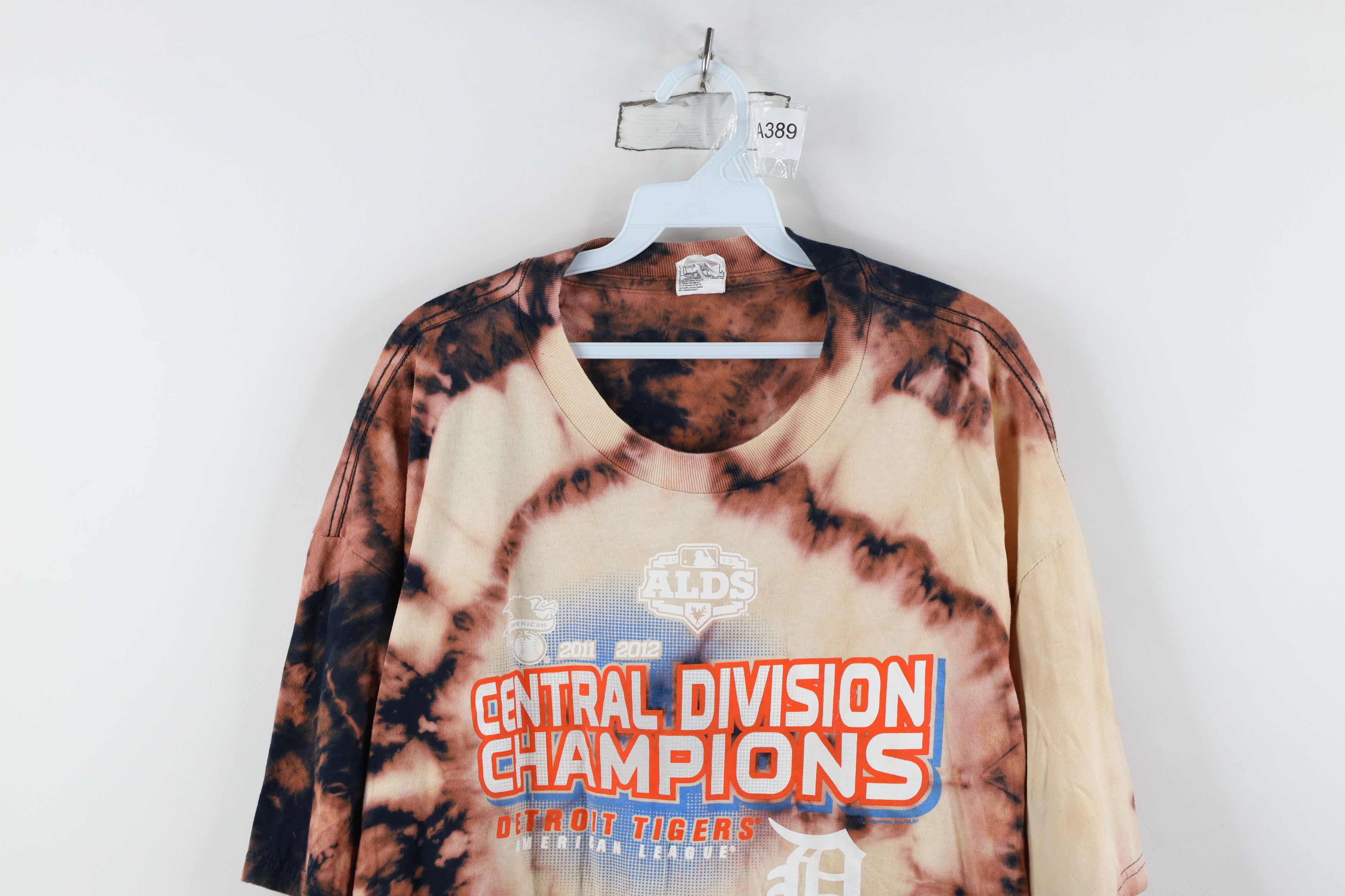 Vintage Y2K Acid Wash Detroit Tigers Baseball Short Sleeve T-Shirt Size US XXL / EU 58 / 5 - 2 Thumbnail
