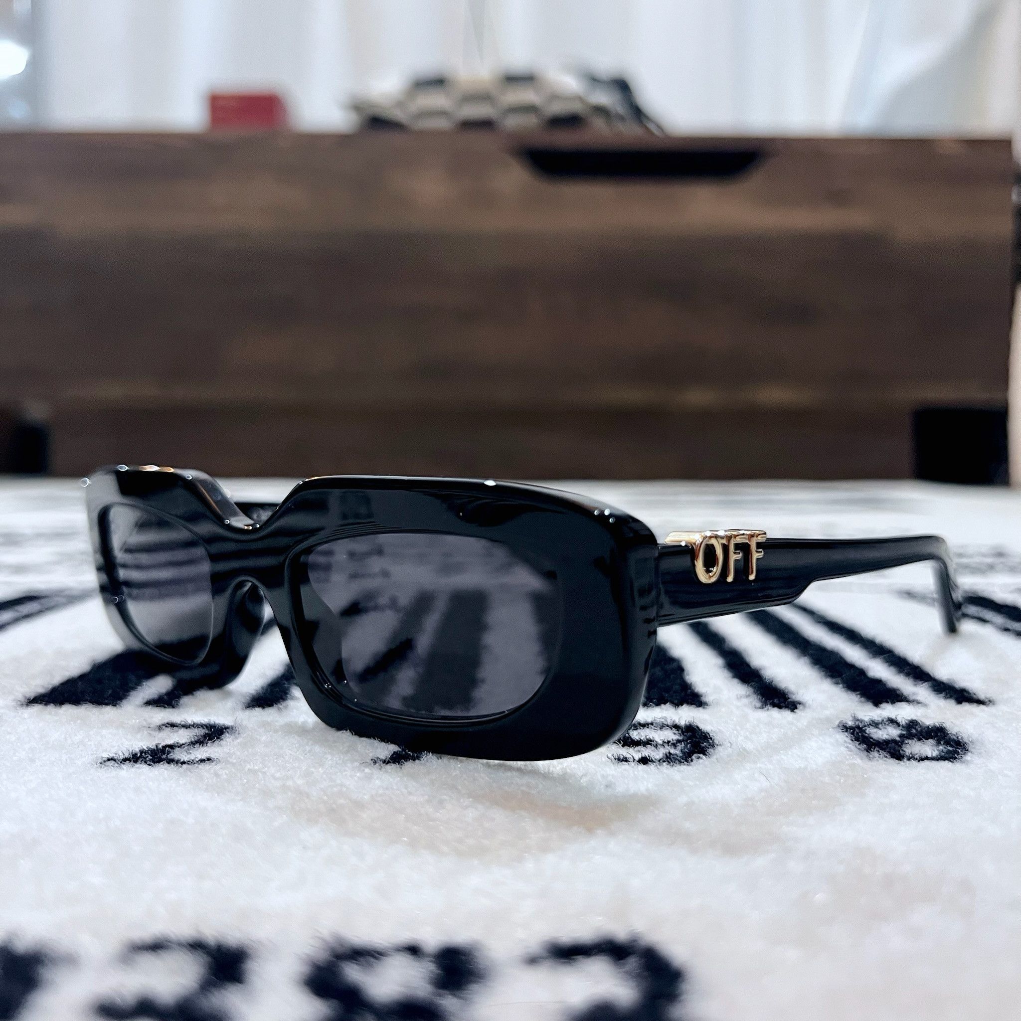 Off-White Off-White 52mm Renton Rectangle Off Logo on Arms Sunglasses Size ONE SIZE - 4 Thumbnail
