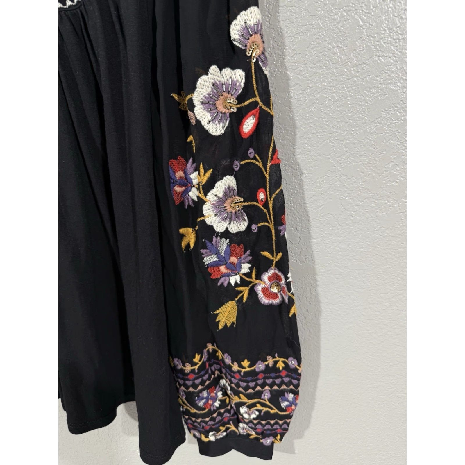 Anthropologie ANtHROPOLOGIE Akemi + Kin Louise Embroidered Floral Black Sheer Top XS Womens Blouse Size XS Embroidered Beaded Viscose Floral 90s? Size XS / US 0-2 / IT 36-38 - 7 Thumbnail