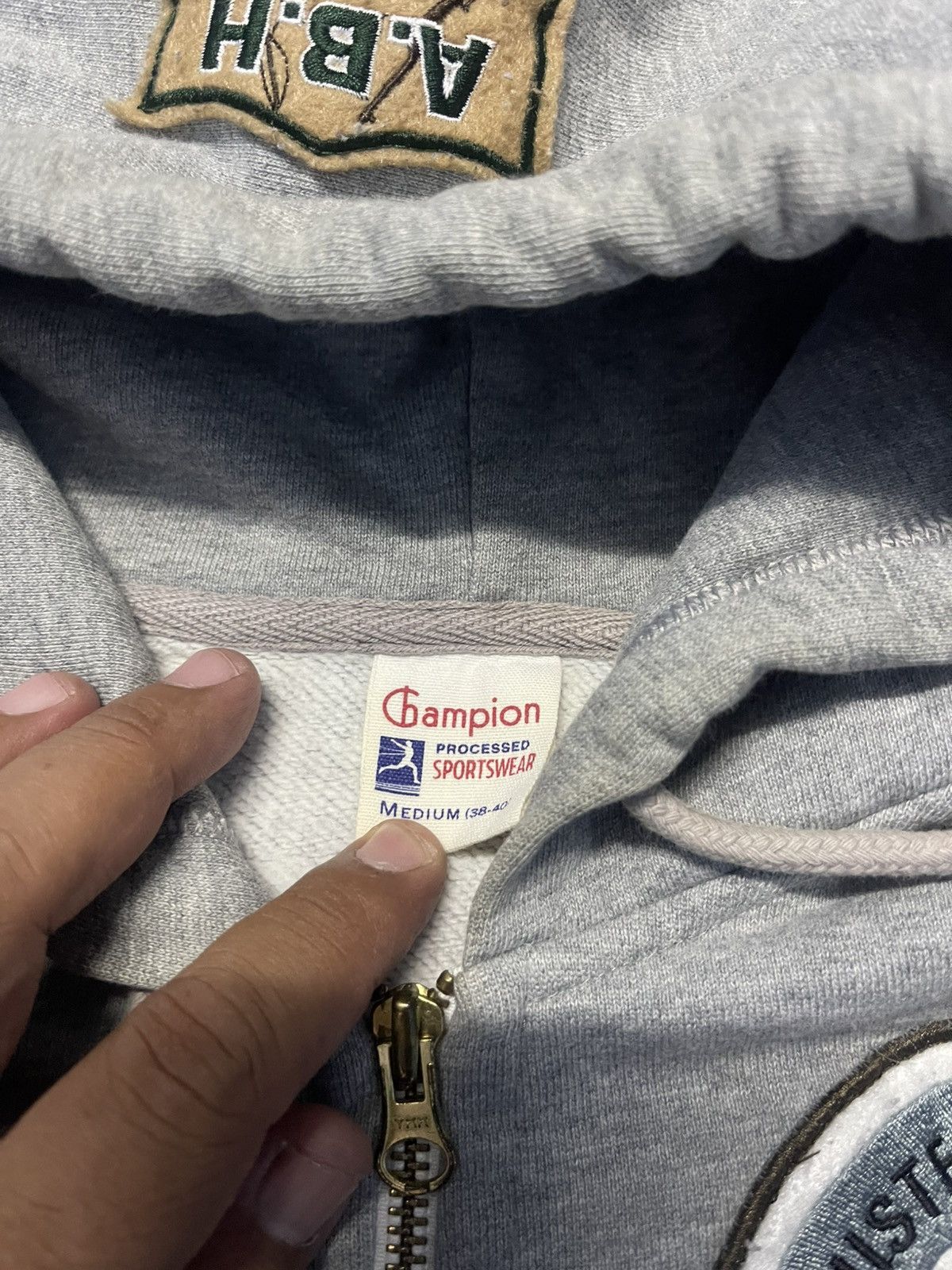 Champion 🔥HOT🔥VINTAGE CHAMPION WORLDWIDE PATCHES VERY RARE Size US M / EU 48-50 / 2 - 7 Thumbnail