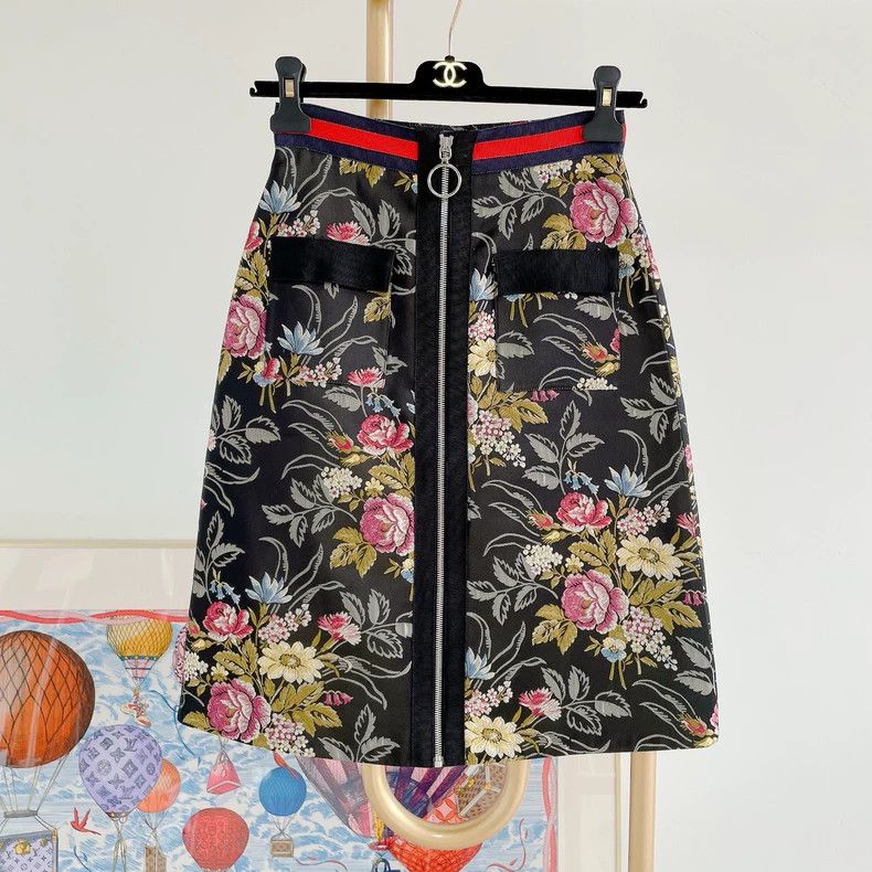 Gucci Floral Embroidered Midi Skirt Size 36- DMC