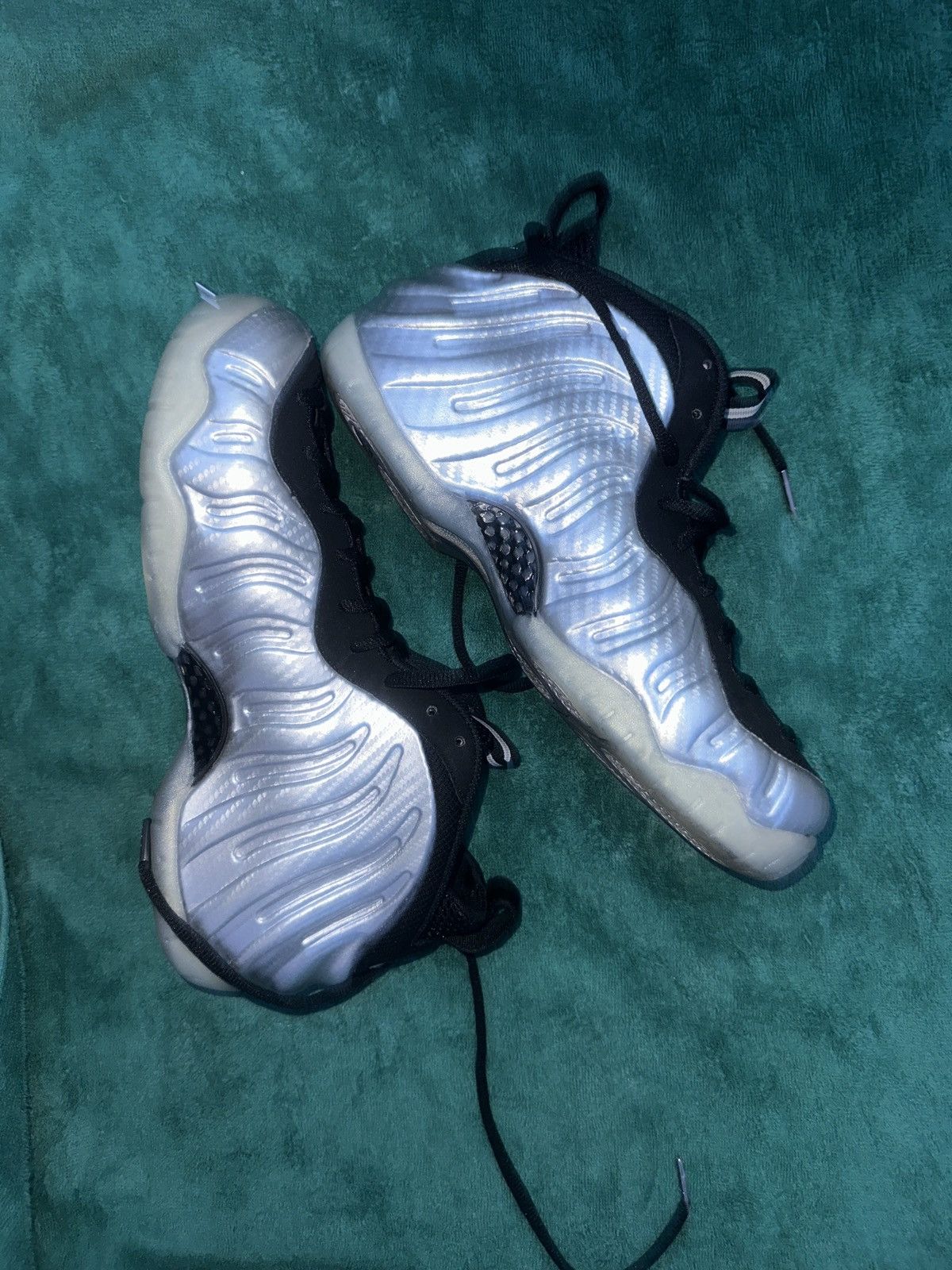 Nike Foamposite Silver Surfer 10.5 Size US 10.5 / EU 43-44 - 2 Thumbnail