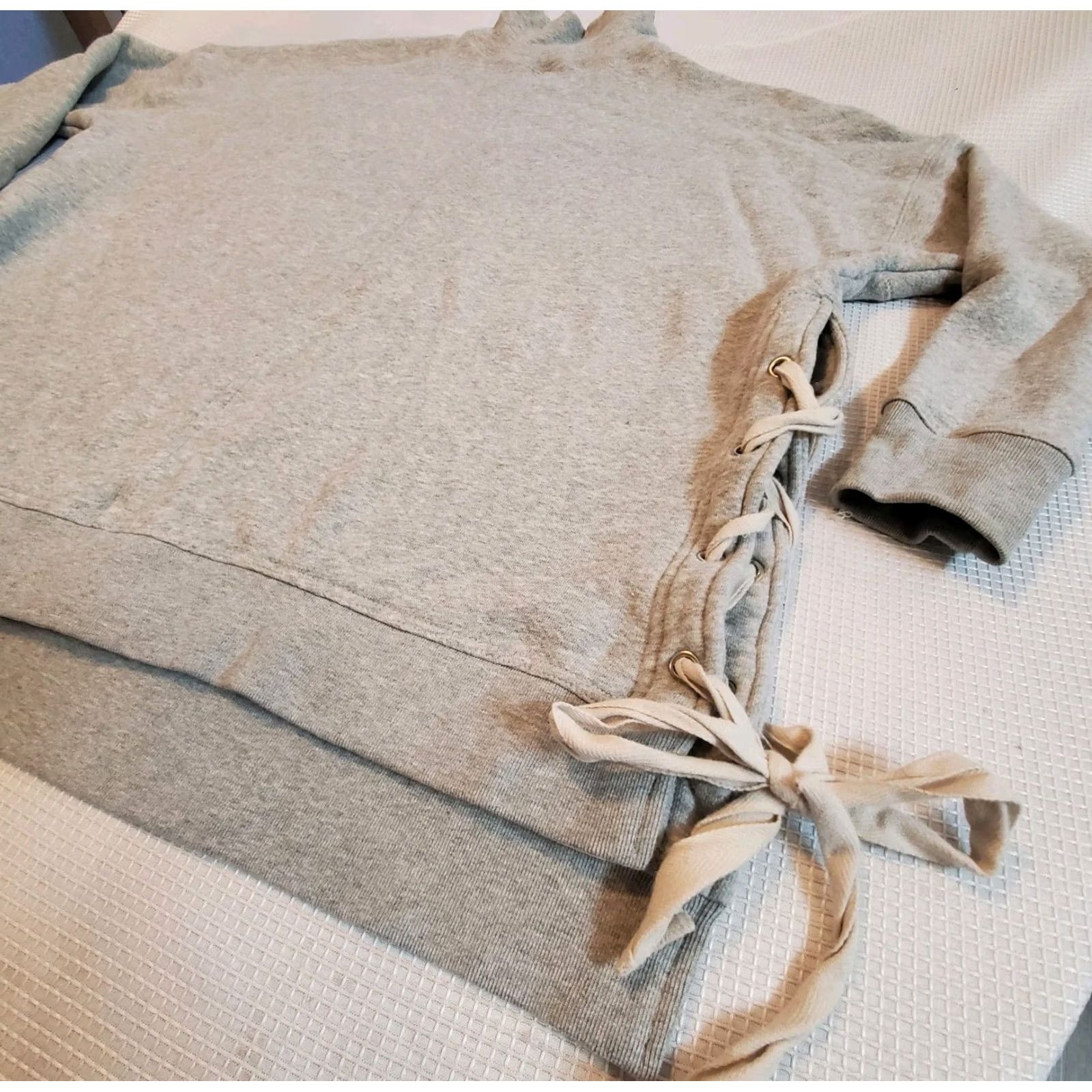 Free People Free People Long Oversized Pullover Sweatshirt Women Small Light Gray Laced Up Size S / US 4 / IT 40 - 2 Thumbnail