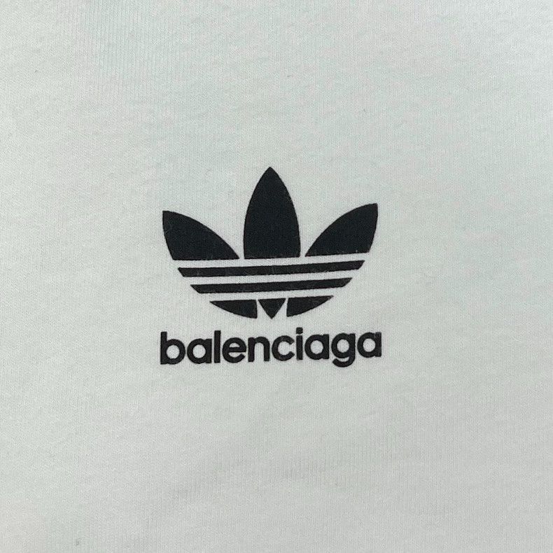 Balenciaga Balenciaga Three bars destroy long-sleeved sweaters Size US M / EU 48-50 / 2 - 5 Thumbnail