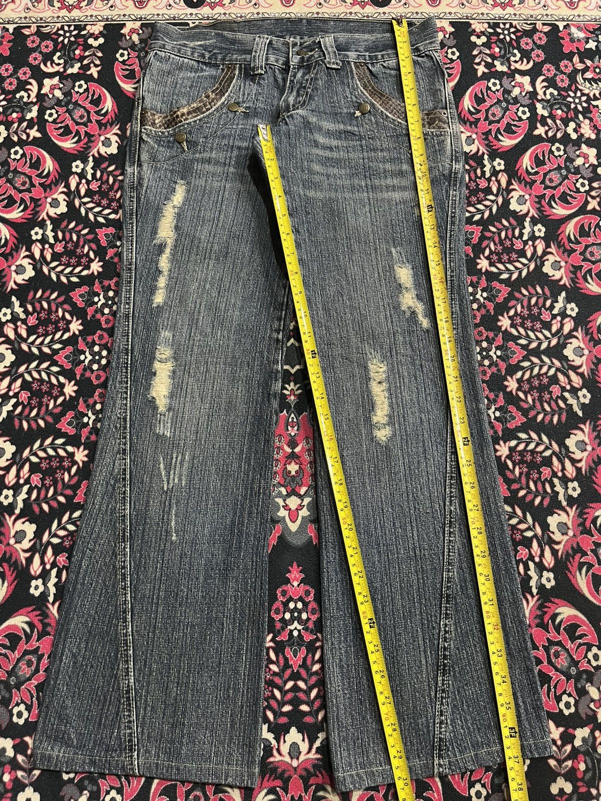 Tornado Mart Tornado Mart Python Pocket Distressed Blue Wash Flare Jeans Size 30" / US 8 / IT 44 - 12 Thumbnail