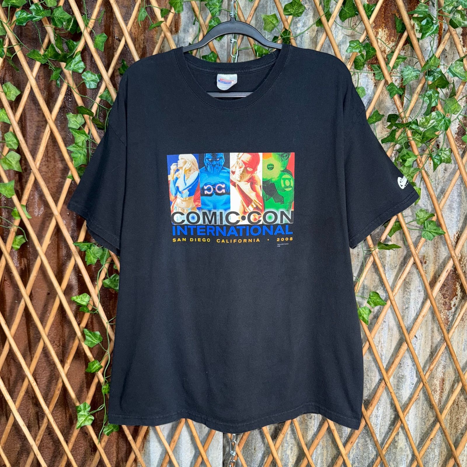 Hanes Vintage Y2K comic con supergirl flash DC superhero t-shirt Size US XL / EU 56 / 4 - 1 Thumbnail