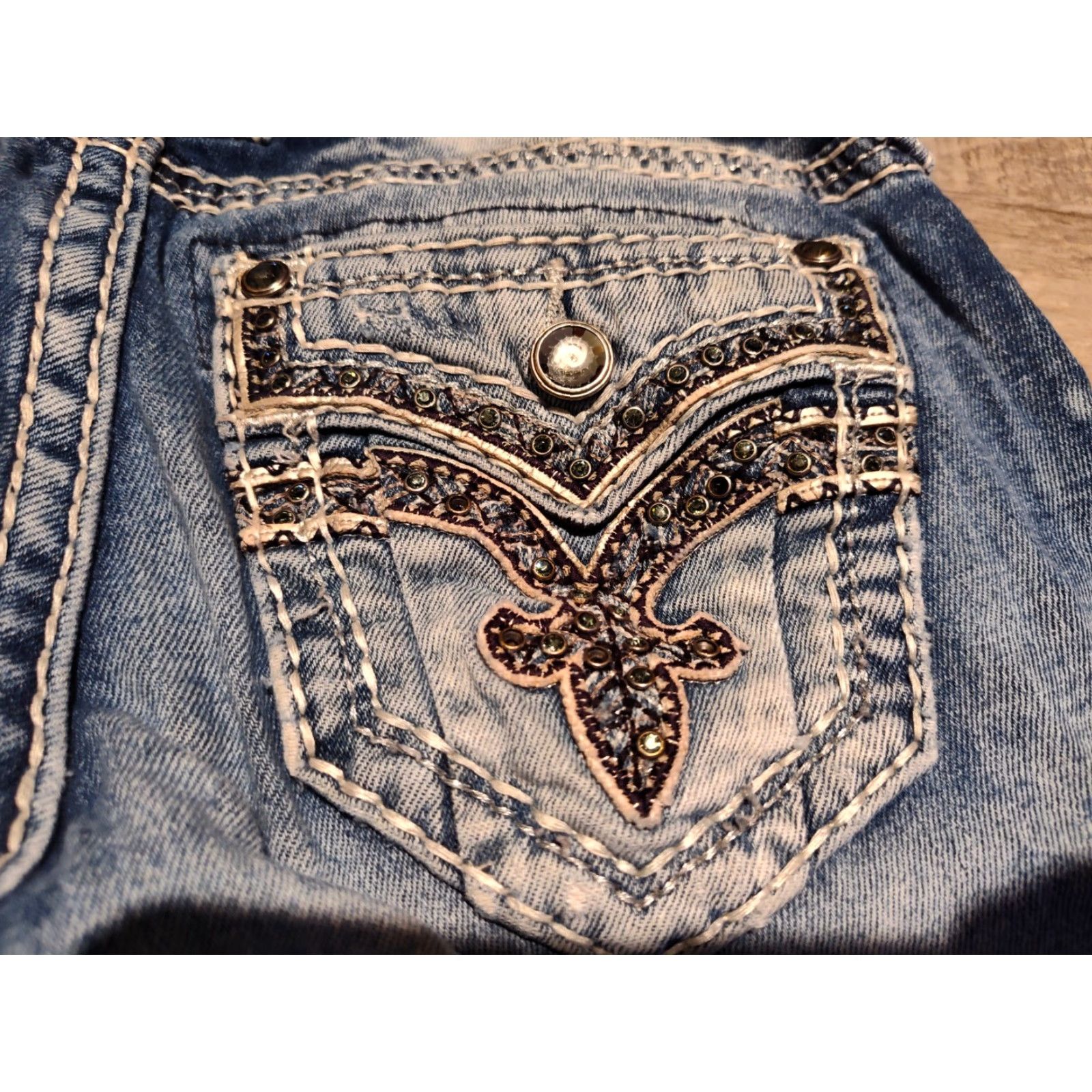 Vintage VINTAGE Rock Revival Women's Denim Jeans Bootcut Distressed Embellished 27x32 Cotton Spandex Size 27" / US 4 / IT 40 - 5 Thumbnail