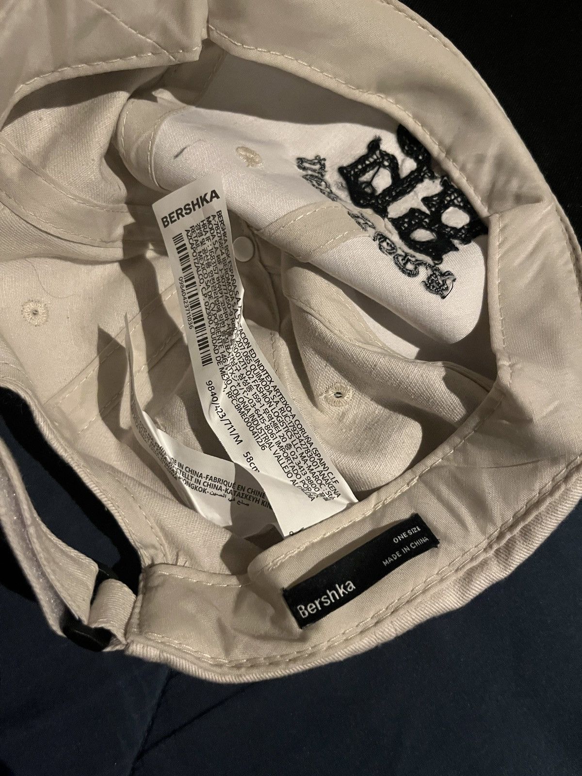 Bershka Vintage New York Hat (Black and White) Size ONE SIZE - 5 Thumbnail