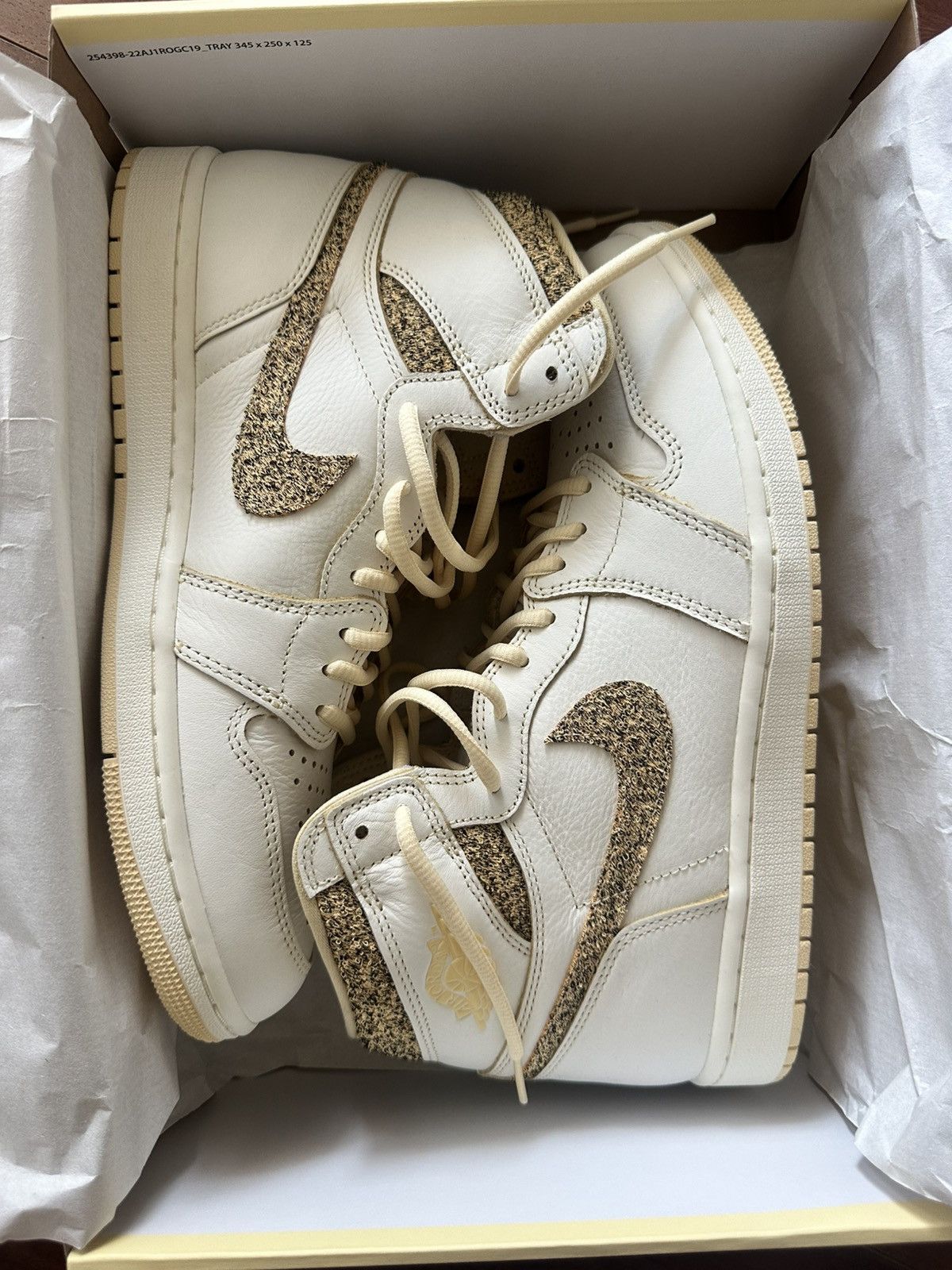 Jordan Brand New Jordan 1 Hi OG Size US 11 / EU 44 - 4 Thumbnail
