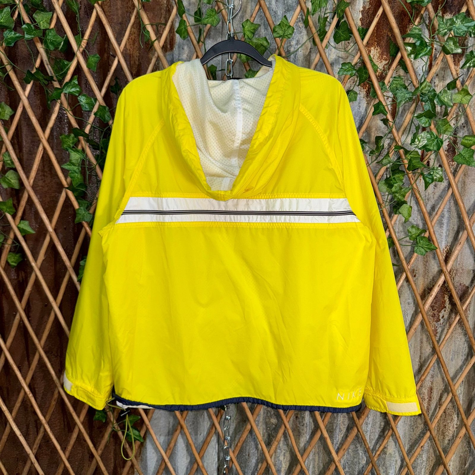 Nike Vintage Y2K Nike windbreaker 90s light embroider windbreaker Size US M / EU 48-50 / 2 - 2 Thumbnail