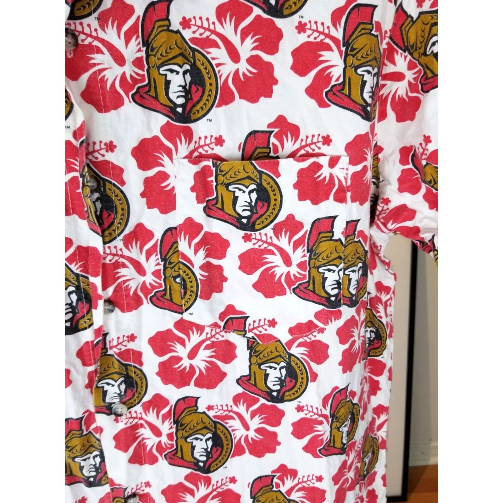 NHL VINTAGE 90' OTTAWA SENATORS NHL ALL OVER PRINT HWAIIAN SHIRT SZ LARGE Shirt Men XS? Size US M / EU 48-50 / 2 - 2 Thumbnail