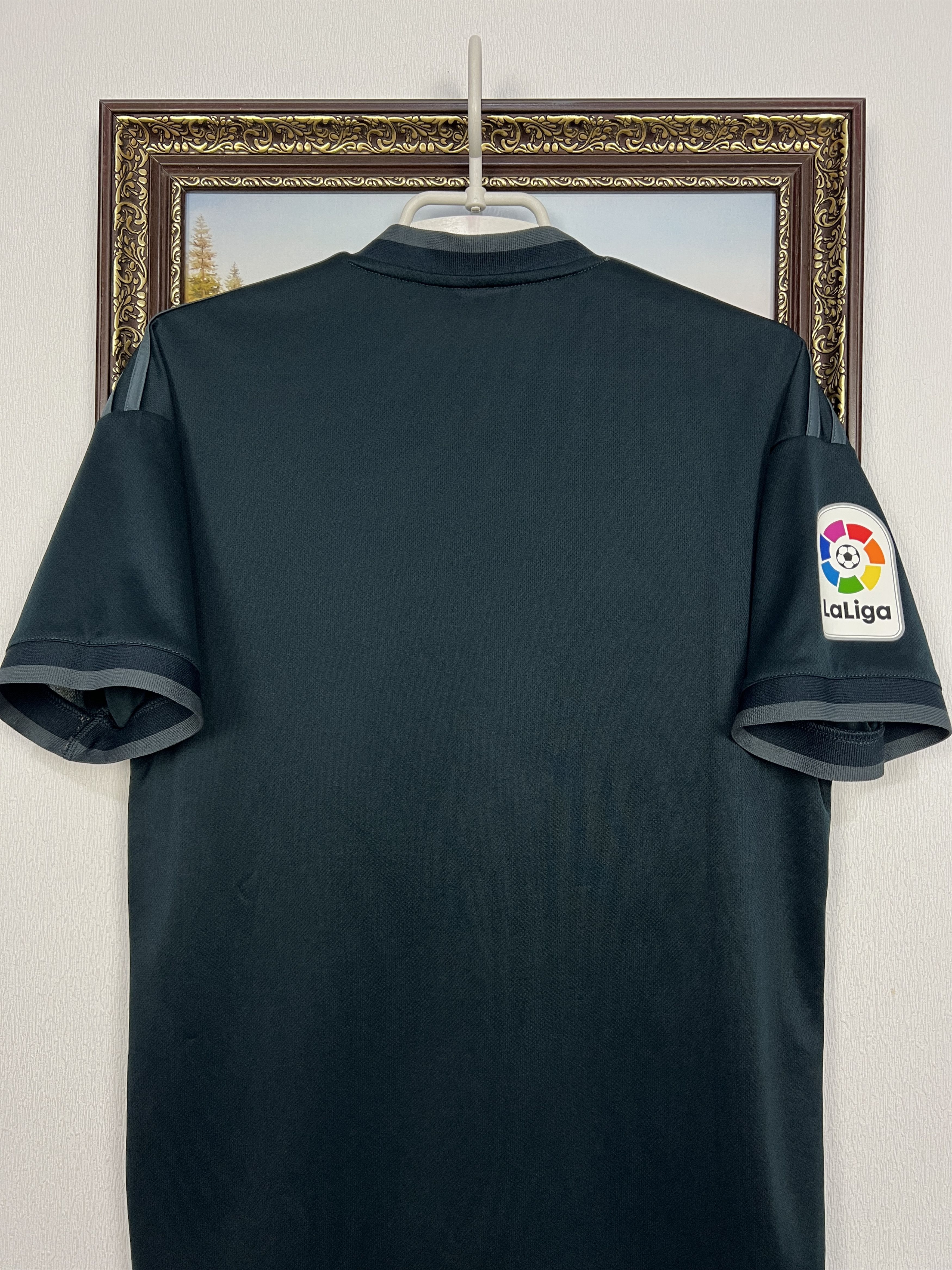 Adidas Real Madrid Away football shirt 2018 Soccer Adidas Jersey Size US S / EU 44-46 / 1 - 12 Thumbnail