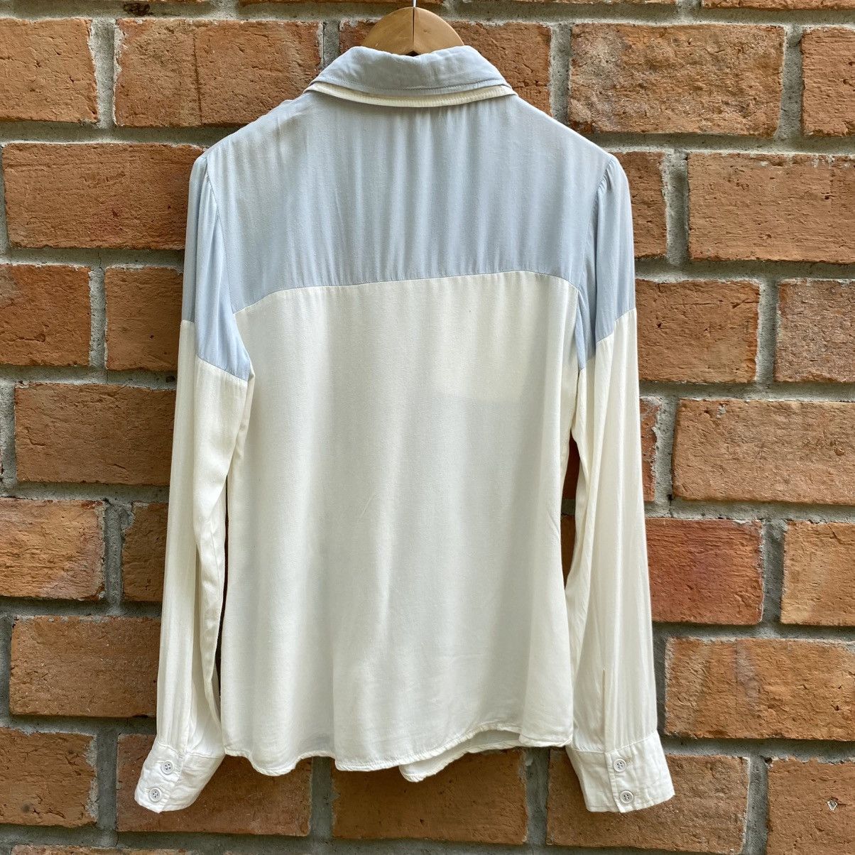 LIZ LISA LIZ LISA Light Blue and White Long-Sleeve Graphic Shirt Size M / US 6-8 / IT 42-44 - 13 Thumbnail