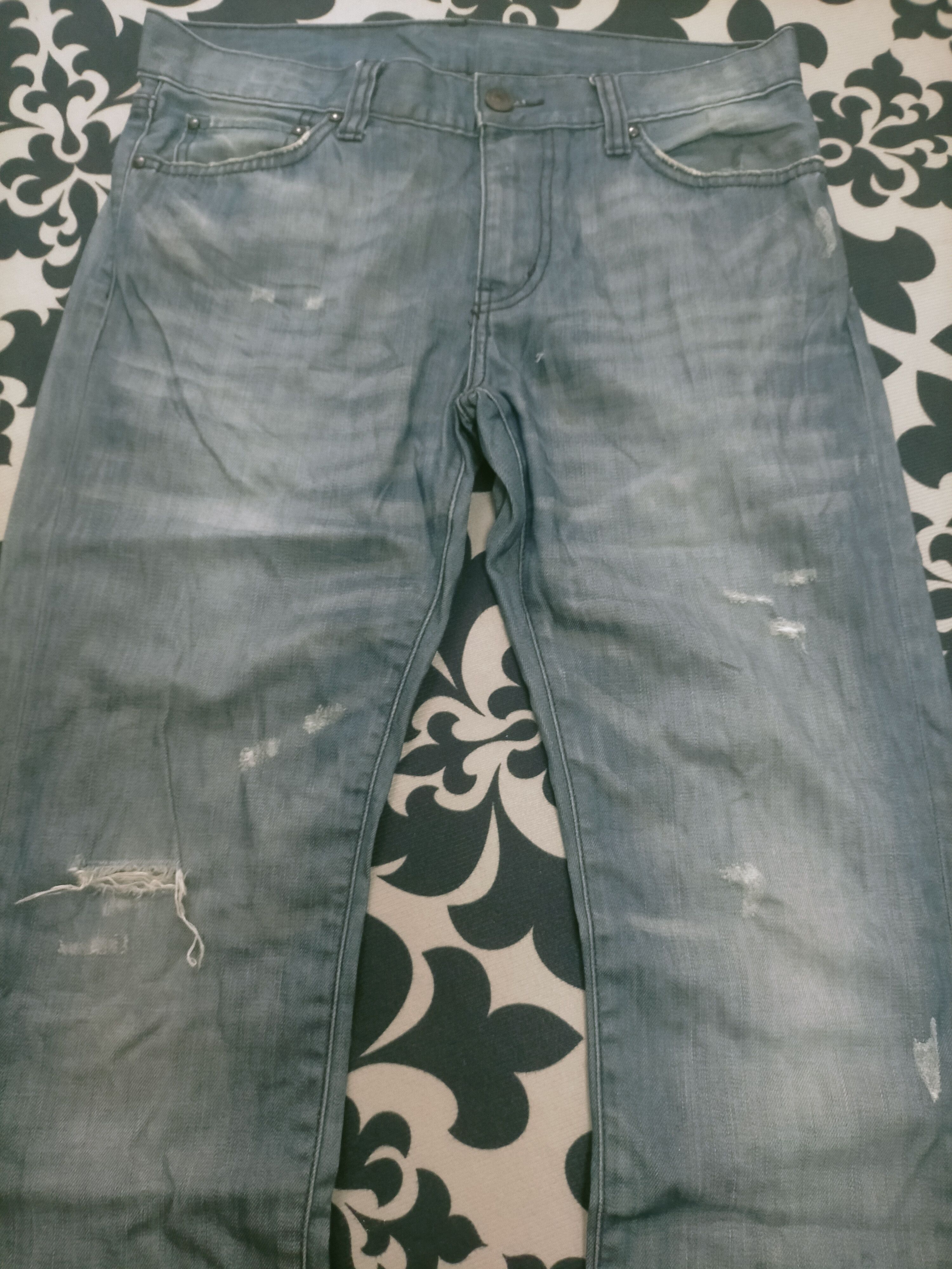 Japanese Brand × Uniqlo 🔥 Vintage Y2K Uniqlo Washed Distressed Slim Fit Jeans Size US 33 - 4 Thumbnail