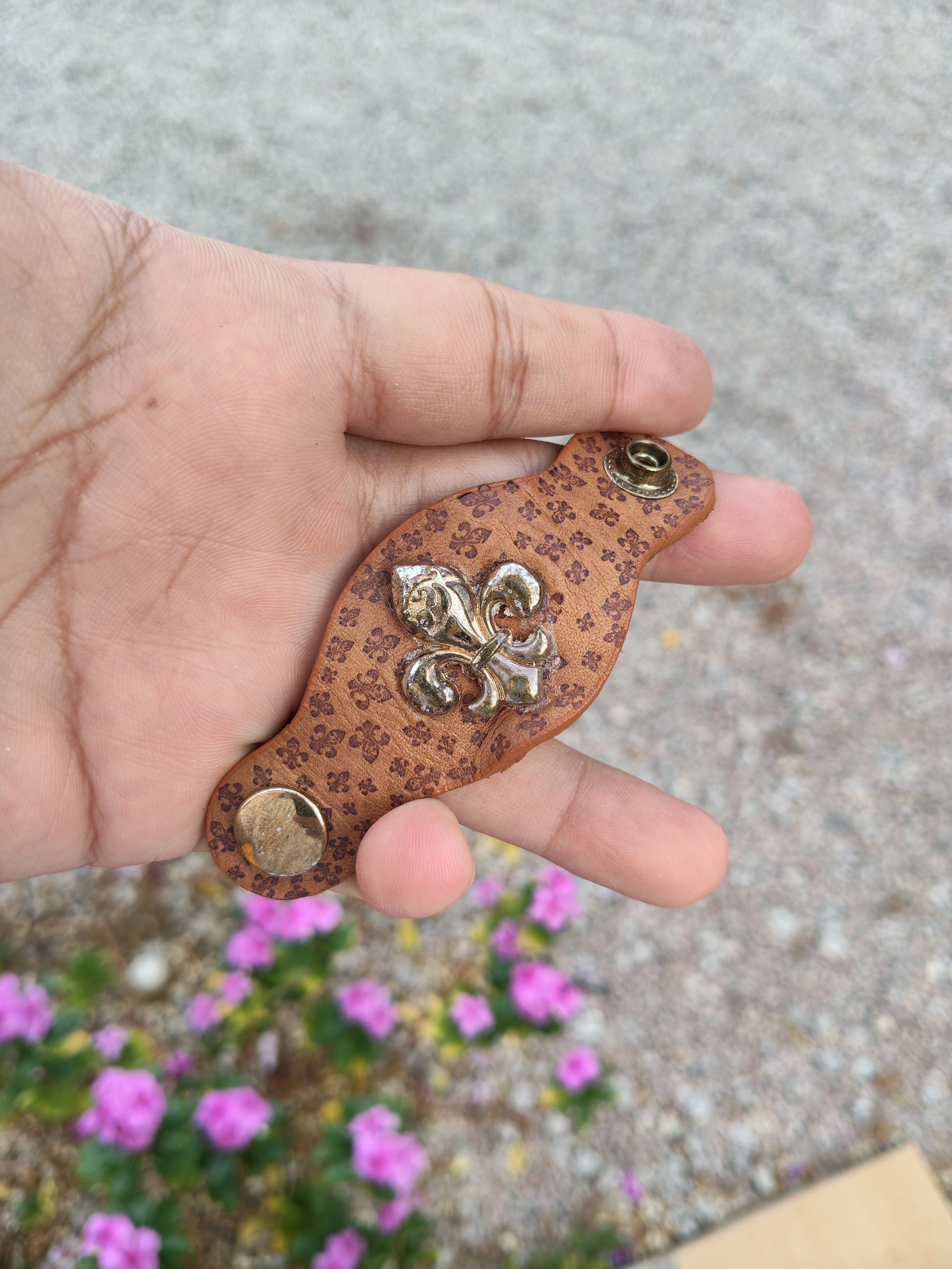 Other Hand tooled leather cuff bracelet Size ONE SIZE - 3 Thumbnail