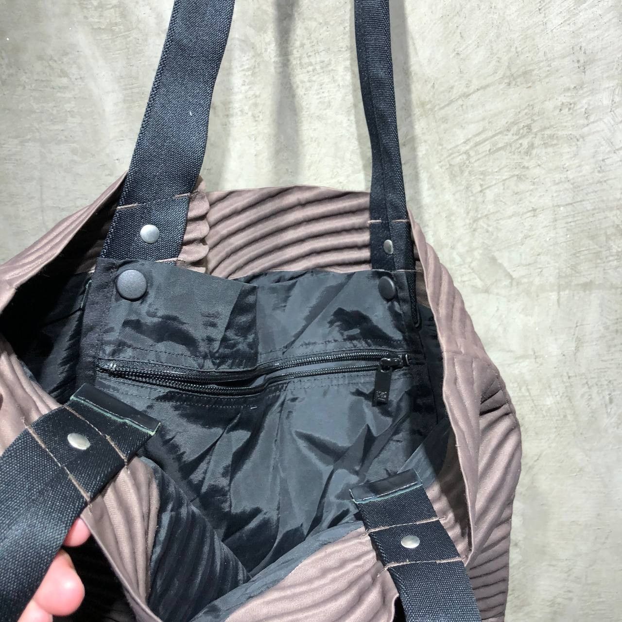 Homme Plisse Issey Miyake Issey Miyake Homme Plisse Pleated tote bag Size ONE SIZE - 4 Thumbnail