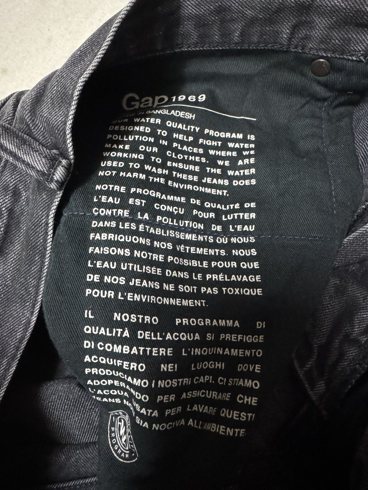 Japanese Brand VINTAGE 2000s GAP THRASHED SICK FADED DISTRESS STRAIGHT JEAN Size US 32 / EU 48 - 8 Thumbnail