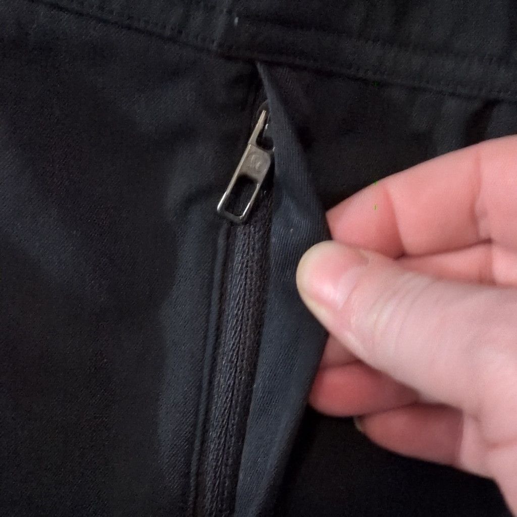 Lululemon Lululemon Black Pants With Ankle Zippers Size Large Size 30" / US 8 / IT 44 - 4 Thumbnail