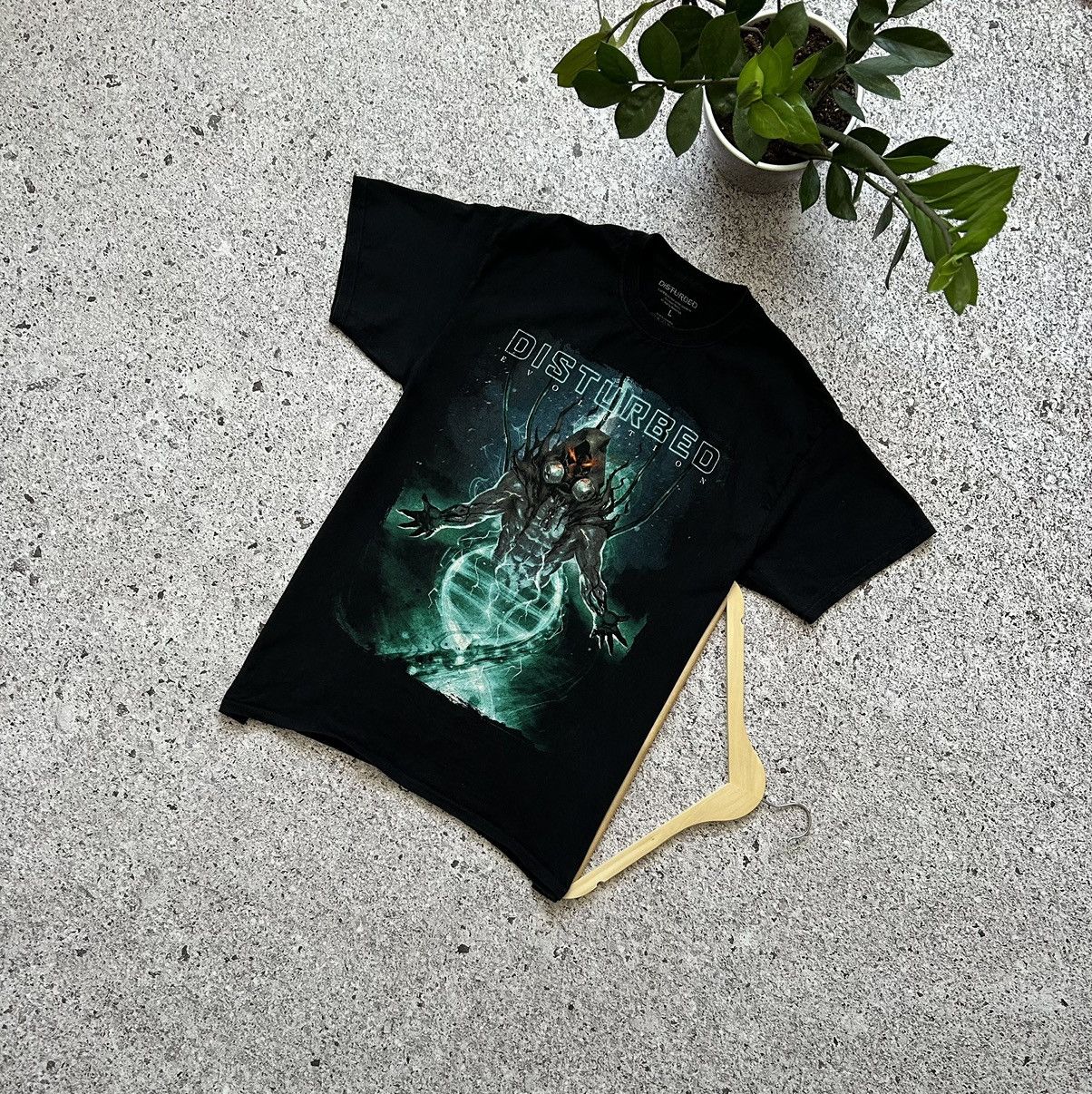 Band Tees × Vintage Vintage Disturbed Evolution Promo Album Rock T-Shirt 2018 Size US L / EU 52-54 / 3 - 1 Thumbnail