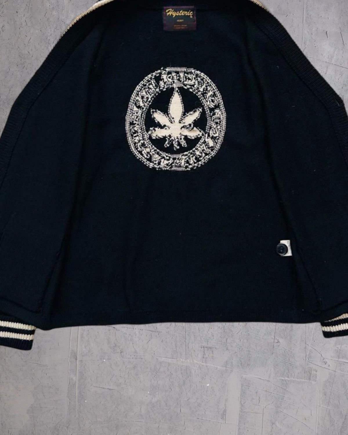 Hysteric Glamour × Japanese Brand × Vintage Hysteric Glamour “marijuana” cardigan Size US M / EU 48-50 / 2 - 3 Thumbnail