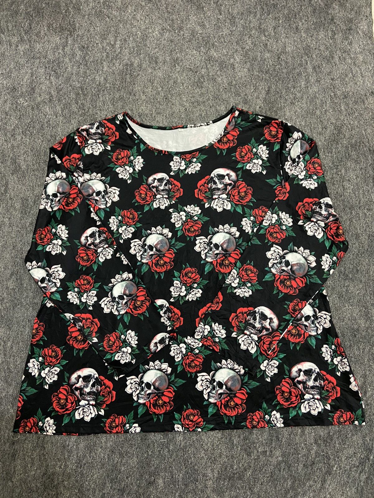 Vintage Y2K long sleeve punk full print skull & flowers Size XXL / US 16-18 / IT 52-54 - 1 Thumbnail