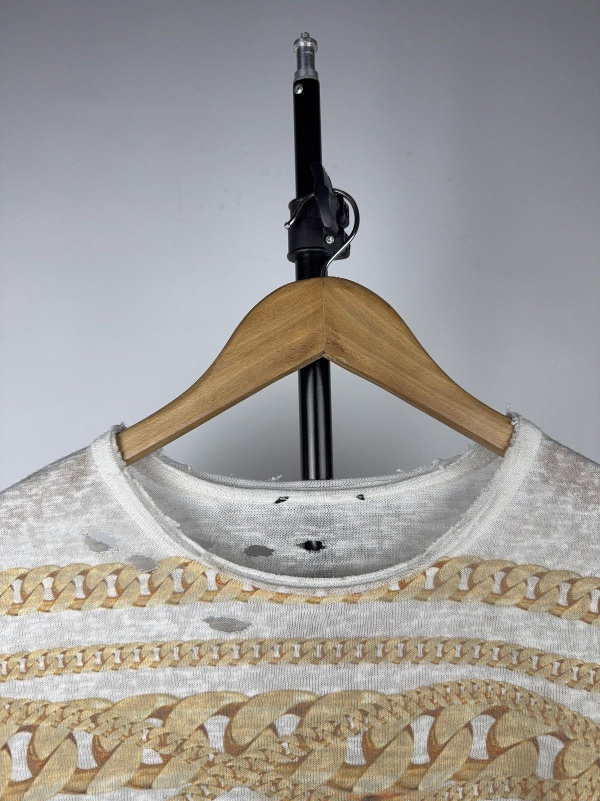 Japanese Brand Retro 00s Distressed Lion Chain Print T-Shirt Gold Baroque Size US M / EU 48-50 / 2 - 2 Thumbnail