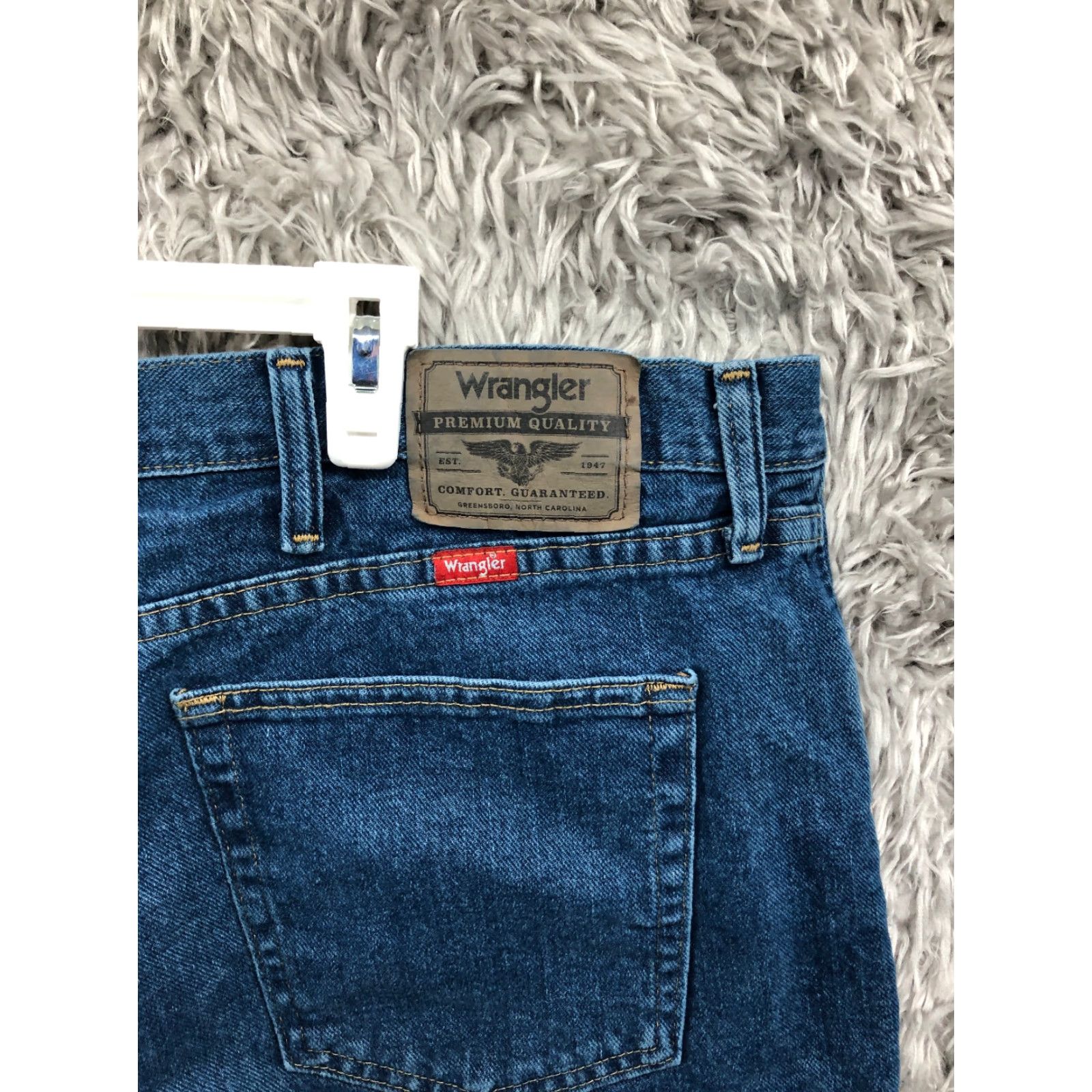 Wrangler Wrangler Shorts Mens 42 Mid Rise Dark Wash Blue Denim 5-Pocket Bermuda Jeans Shorts Size US 42 / EU 58 - 5 Thumbnail