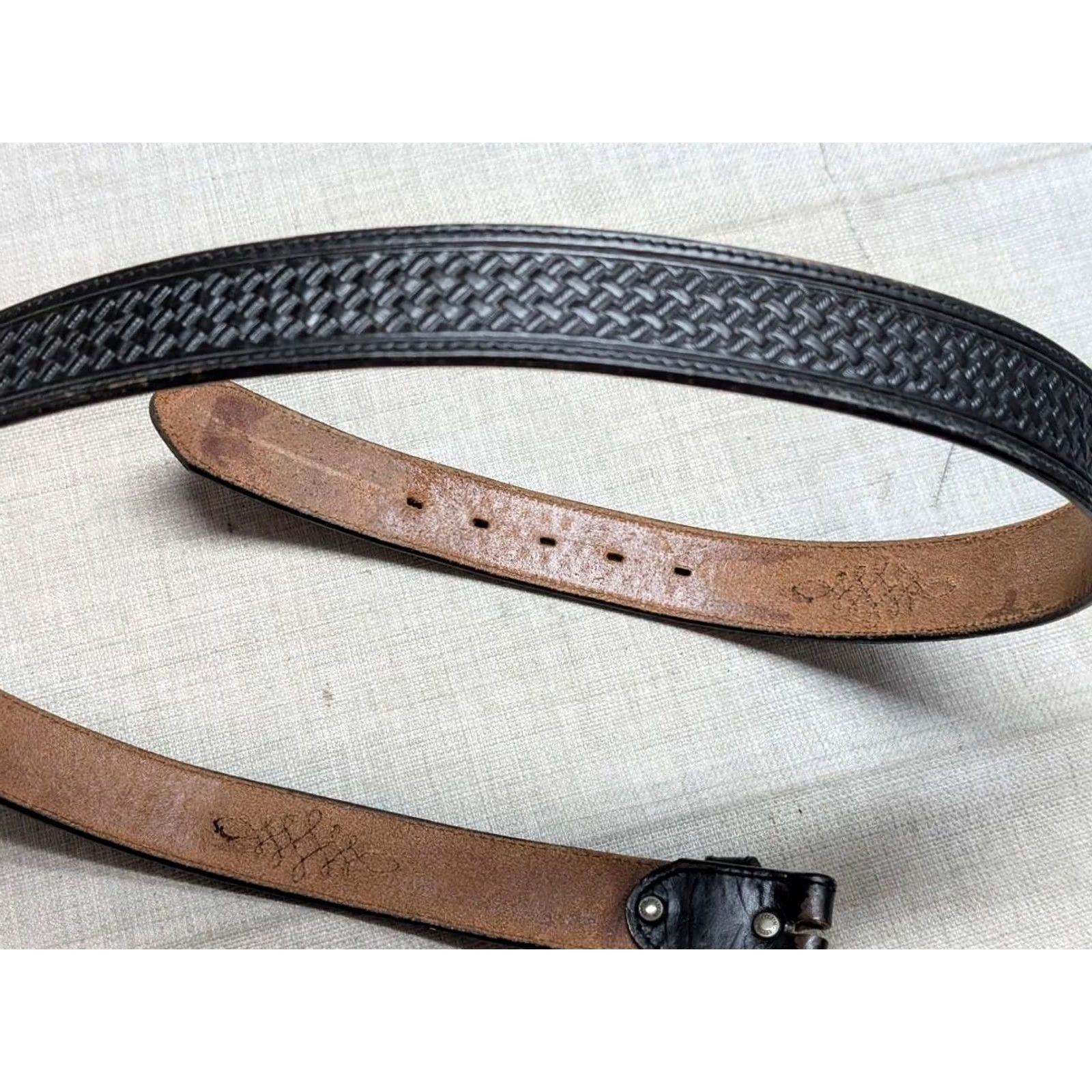 Vintage VINTAGE Silver Creek Belt 44 black WESTERN cowhide leather TOOLED USA Size 44 - 3 Thumbnail