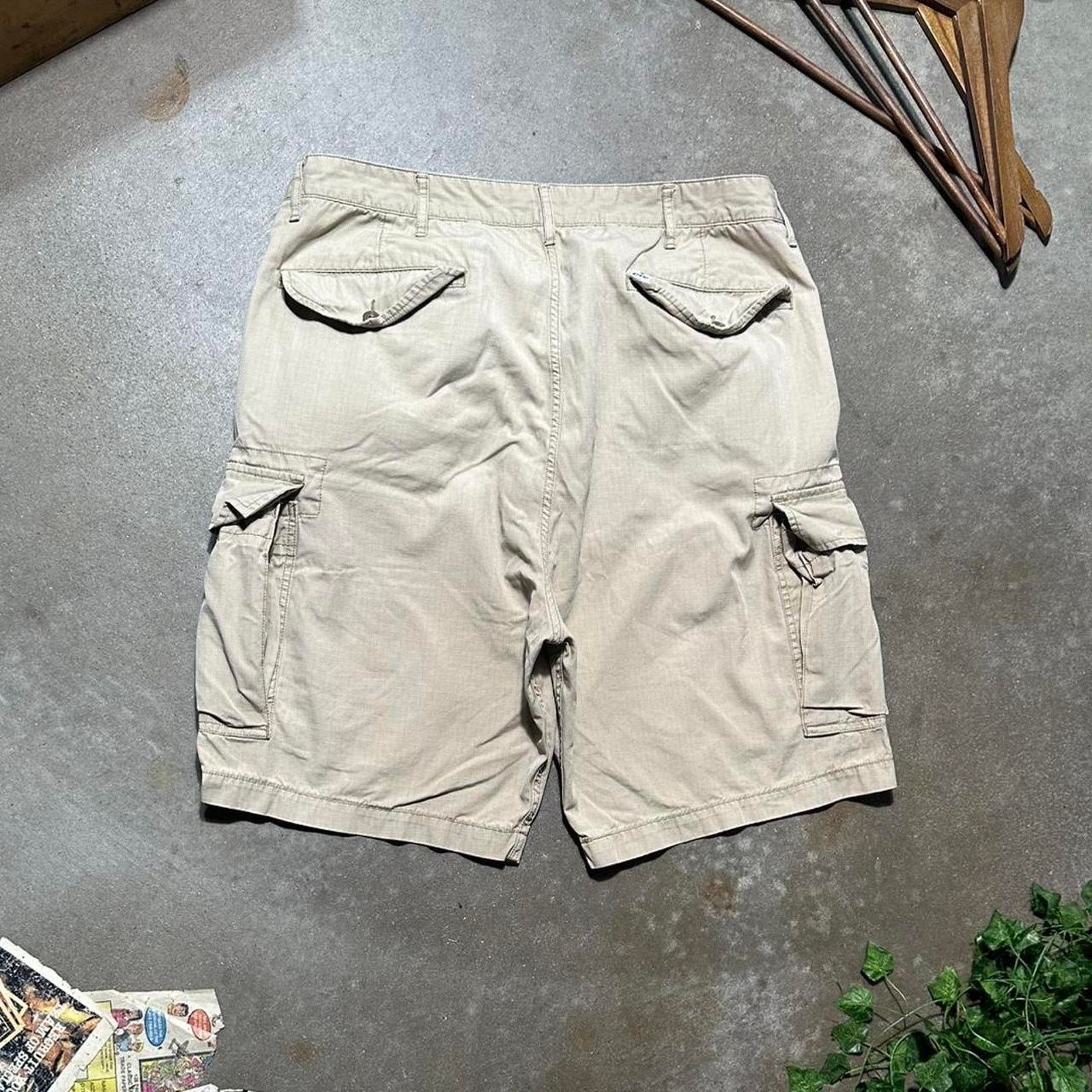 Levi's Vintage Levi’s Tan Cargo Shorts 38" Baggy Skater Jorts Size US 38 / EU 54 - 1 Thumbnail