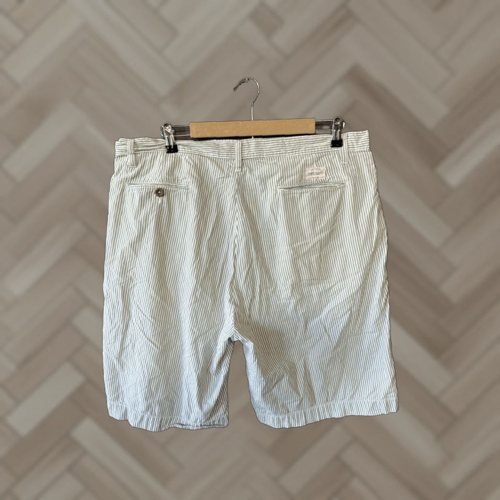 American Eagle Outfitters American Eagle Mens Green Striped Chino Shorts Size 38 Size US 38 / EU 54 - 1 Thumbnail