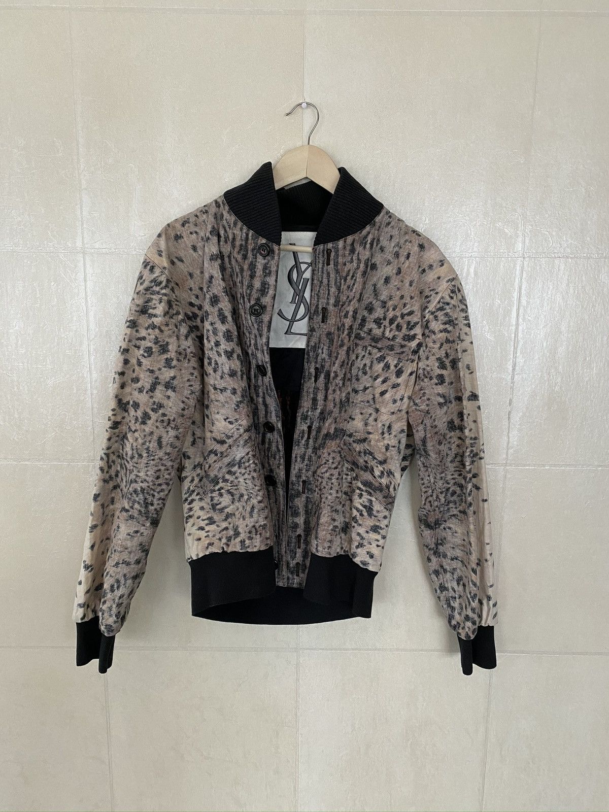 Yves Saint Laurent Yves Saint Laurent cheetah print button up jacket Size US L / EU 52-54 / 3 - 8 Thumbnail