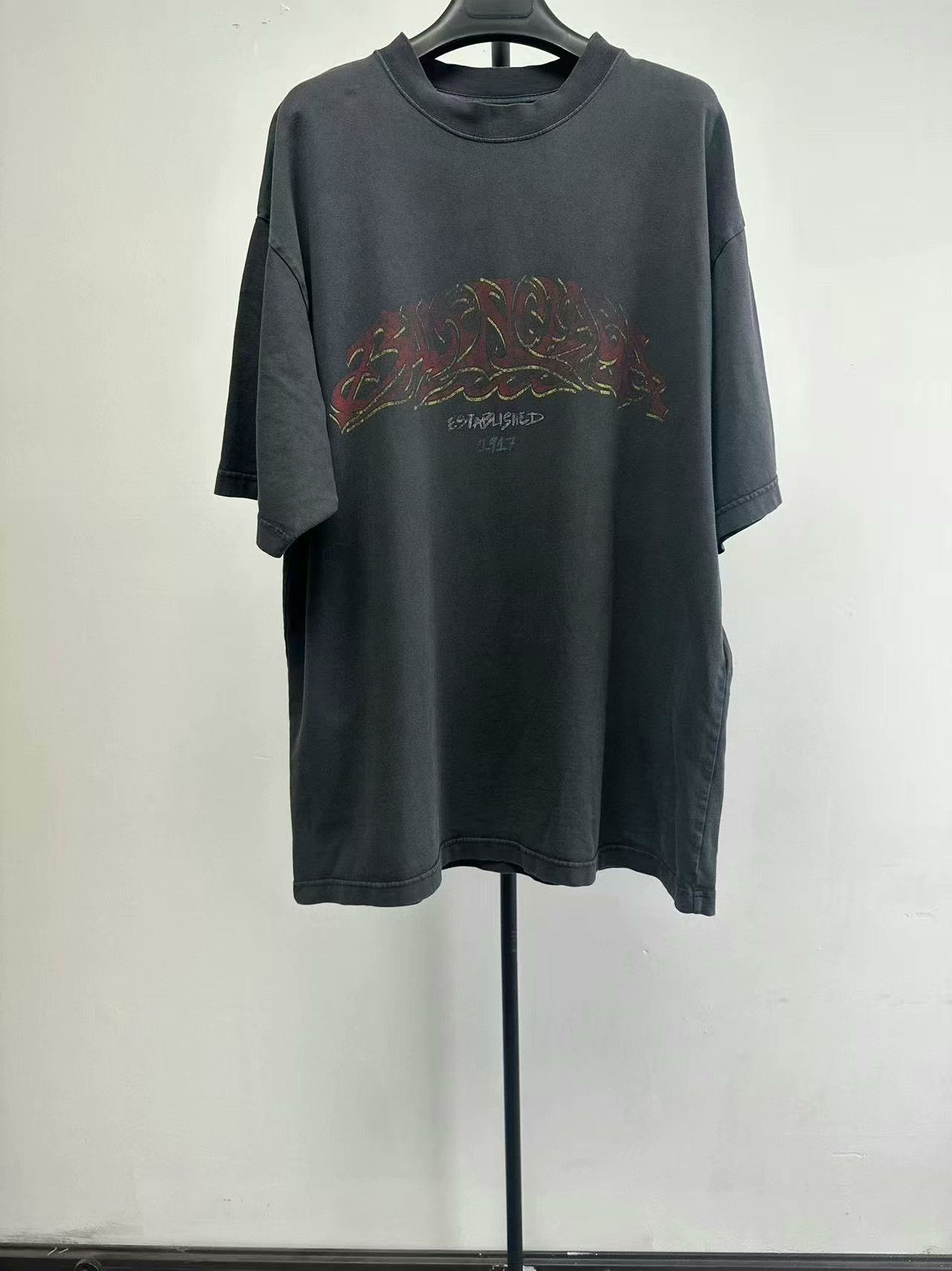 Balenciaga Balenciaga Graphic Logo Print T-Shirt Size M Size US M / EU 48-50 / 2 - 1 Thumbnail