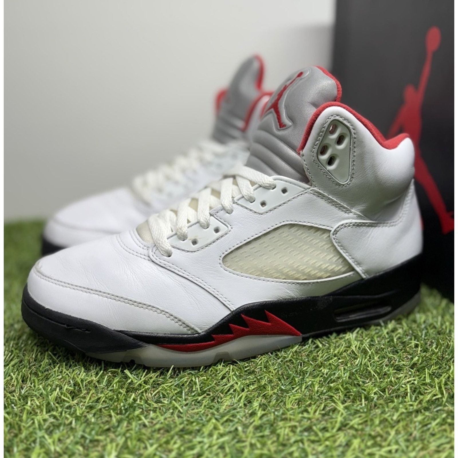 Jordan Brand Air Jordan 5 Retro Mid ' Fire Red ' | GREAT CONDITION! Size US 9.5 / EU 42-43 - 1 Thumbnail