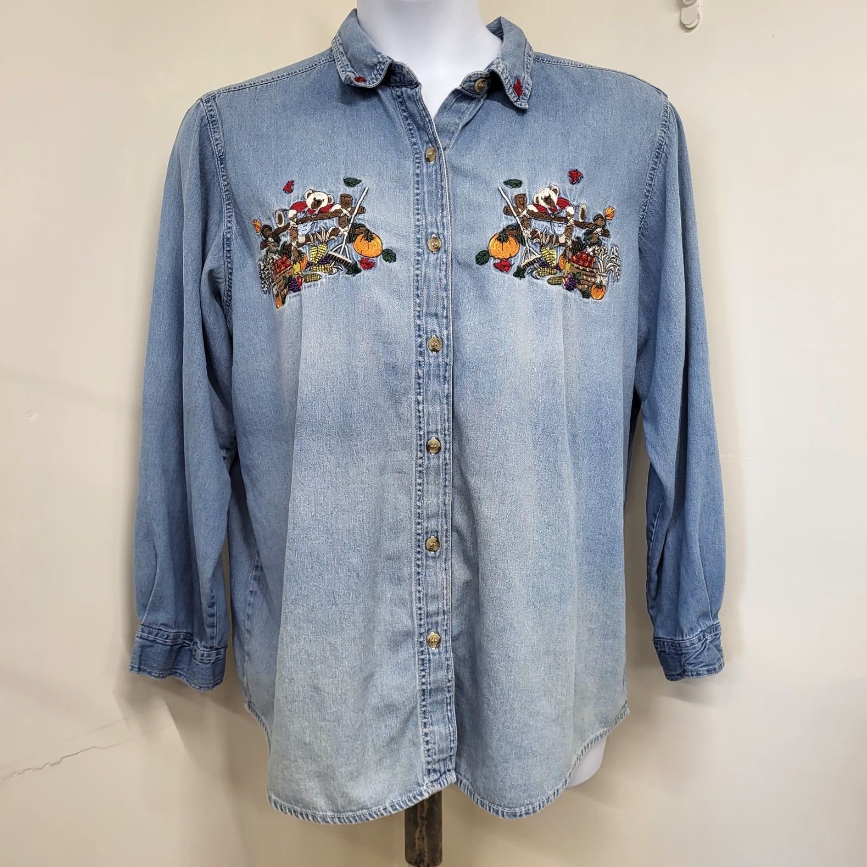 Vintage VINTAGE Bobbie Brooks Denim Shirt Womens 18W/20W Blue Embroidered Bear Pumpkin Flower 90s Size XXL / US 16-18 / IT 52-54 - 2 Thumbnail