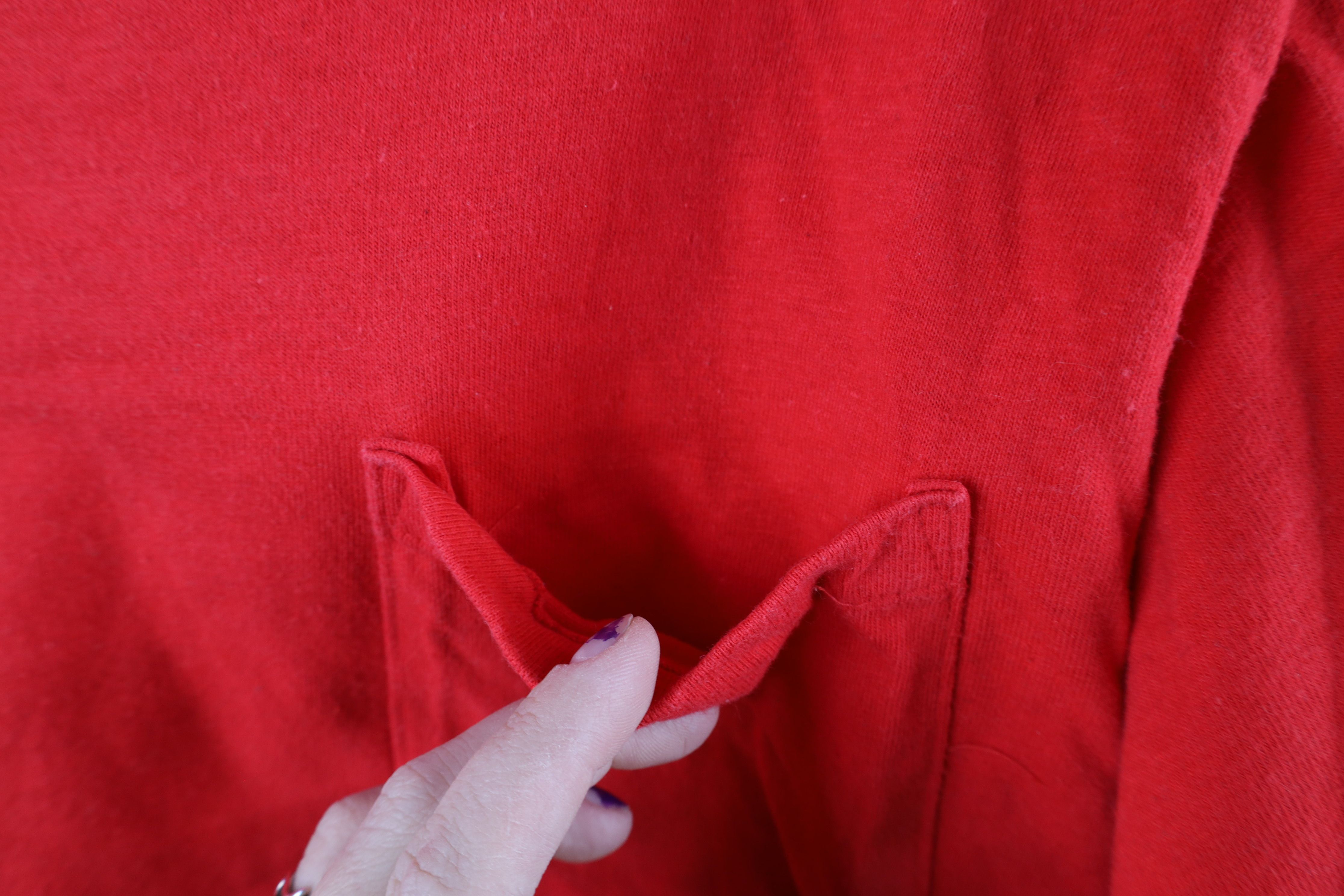 Vintage Vintage 90s Hanes Blank Pocket T-Shirt Cotton Red USA Size US L / EU 52-54 / 3 - 5 Thumbnail