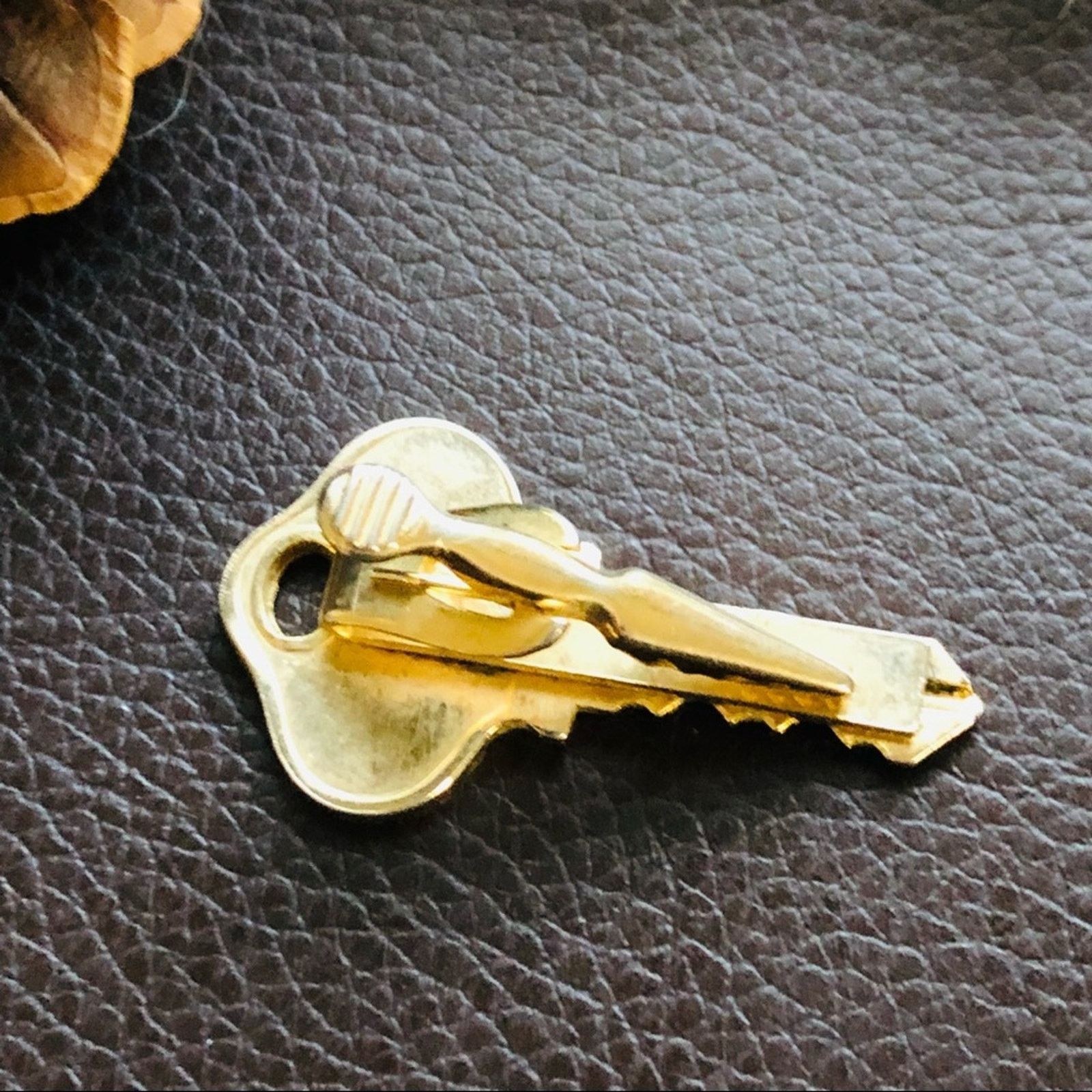 Vintage Vintage gold Sargent New Haven Conn key tie bar clip Size ONE SIZE - 4 Thumbnail